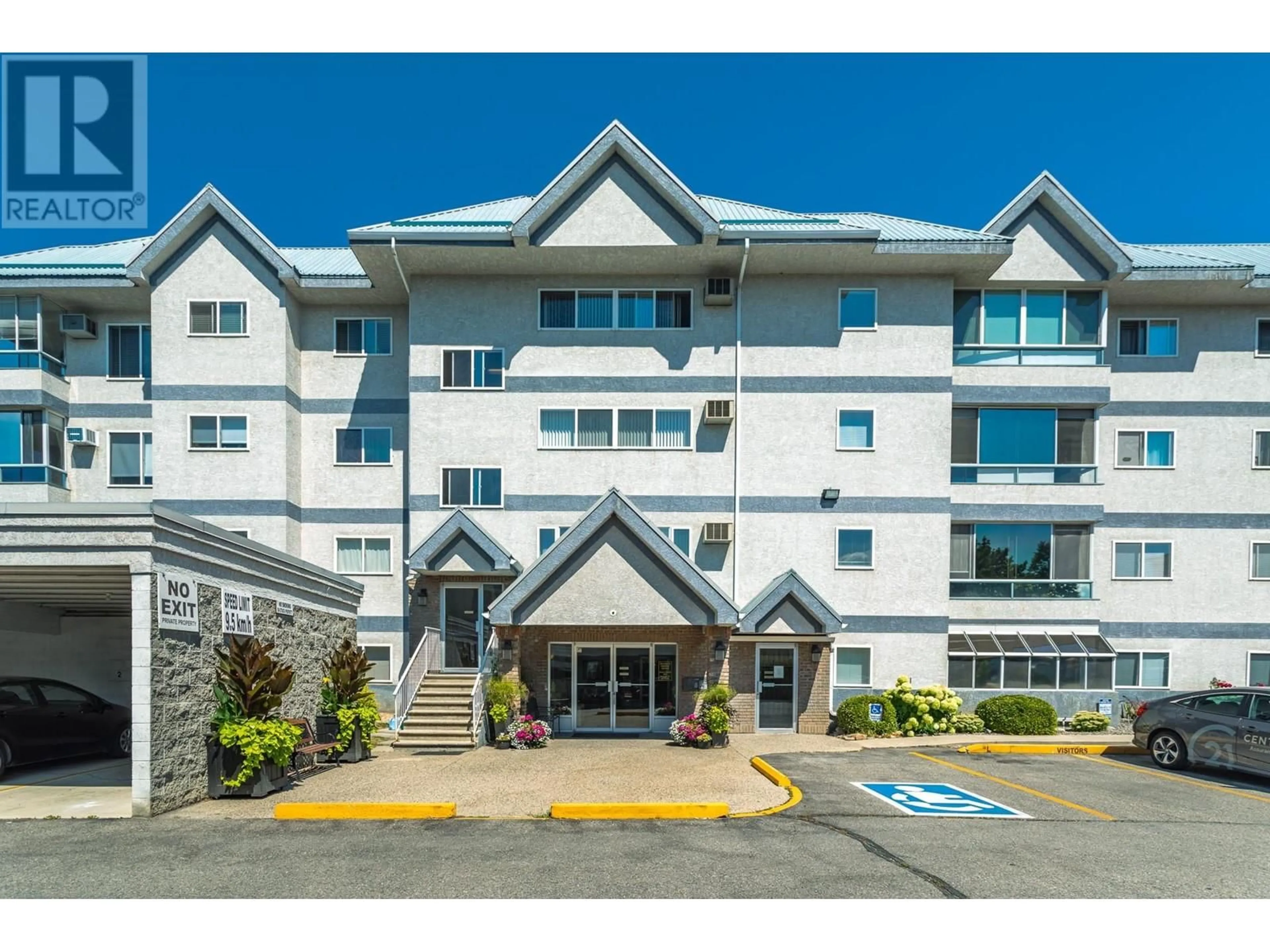 Indoor foyer for 103 - 200 HOLLYWOOD ROAD, Kelowna British Columbia V1X6Y9