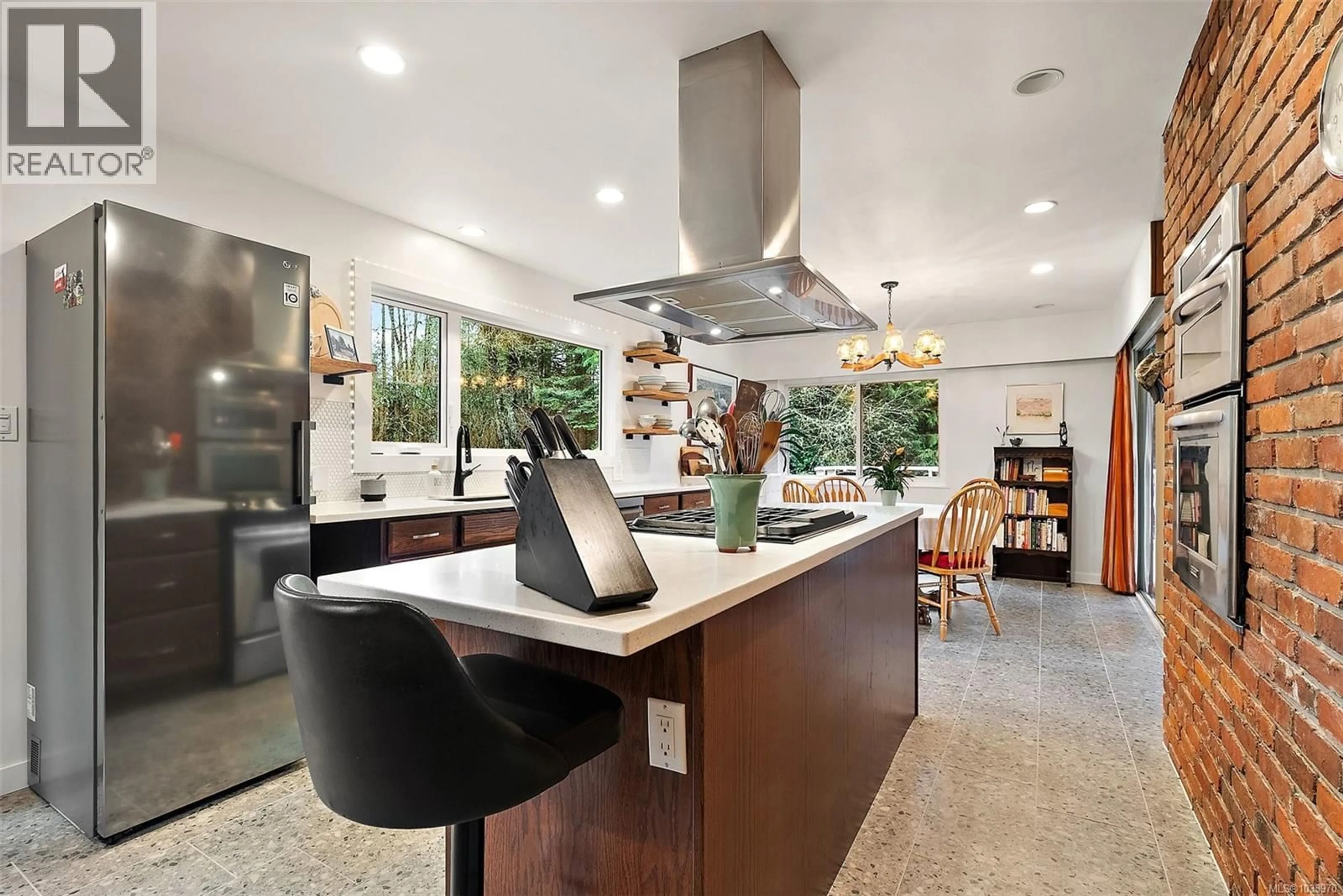 Contemporary kitchen, unknown for 5817 CURRY ROAD, Duncan British Columbia V9L6E6