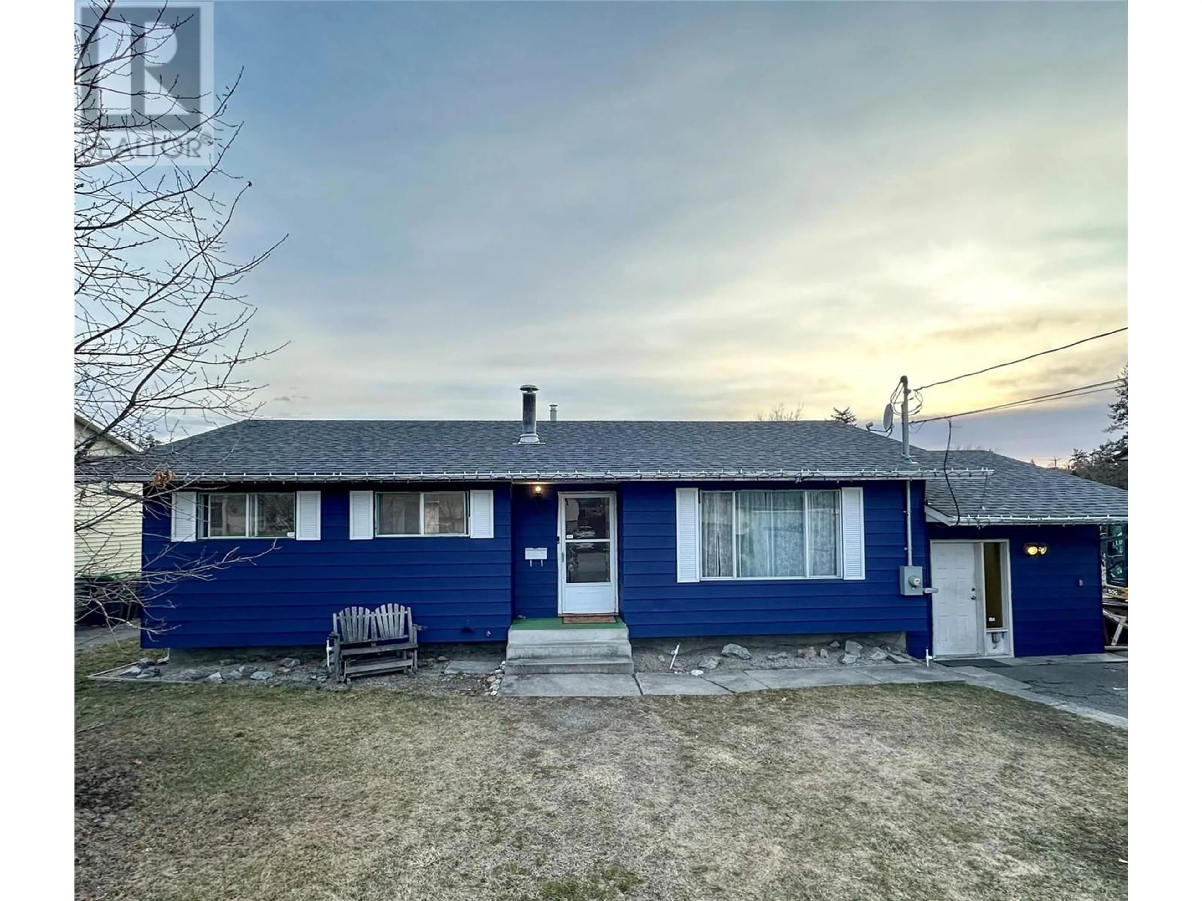 A pic from outside/outdoor area/front of a property/back of a property/a pic from drone, street for 955 Hickory Road, Kelowna British Columbia V1X4K8