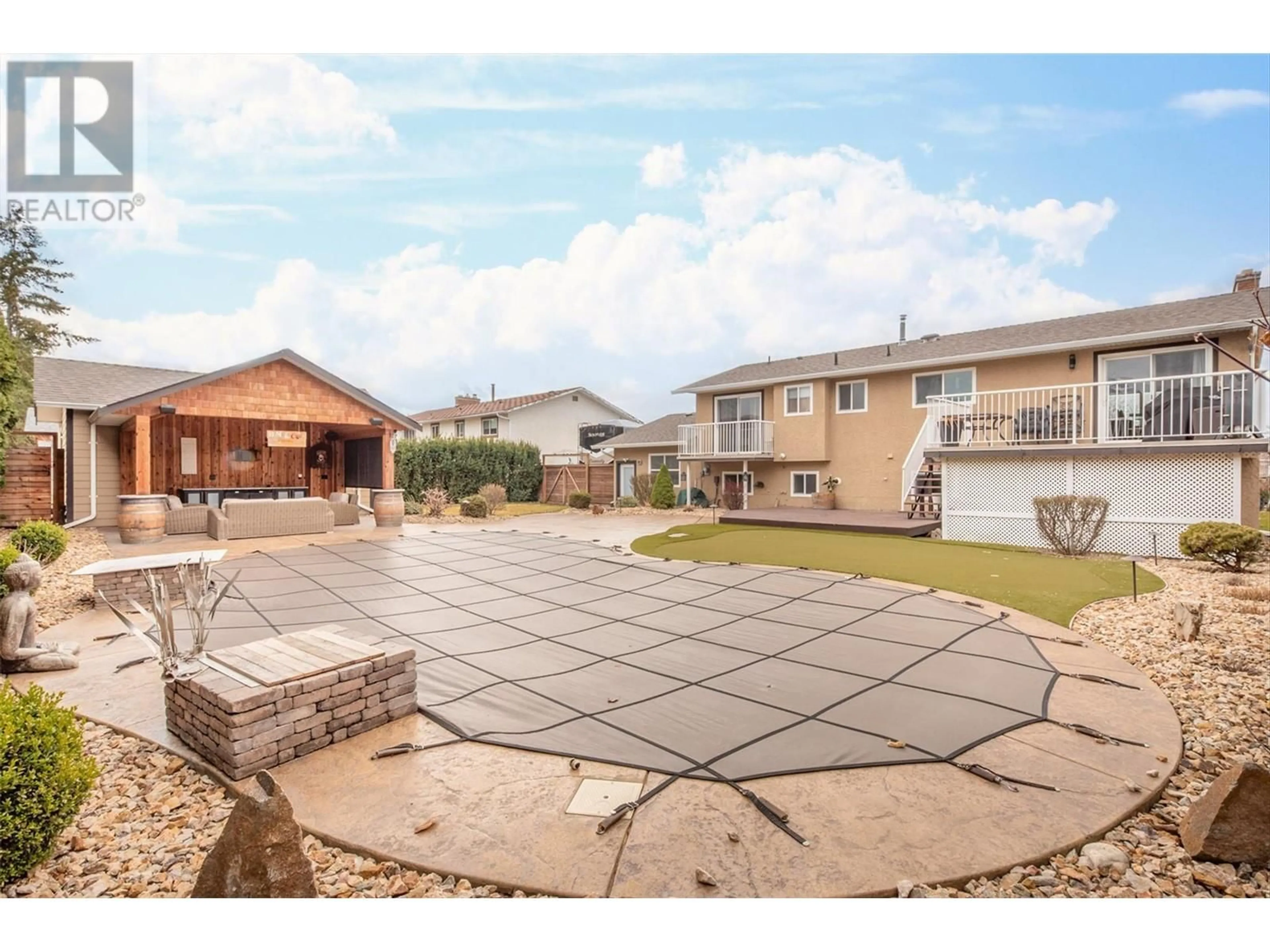 Patio, street for 835 TIMRICK COURT, Kelowna British Columbia V1X5V7