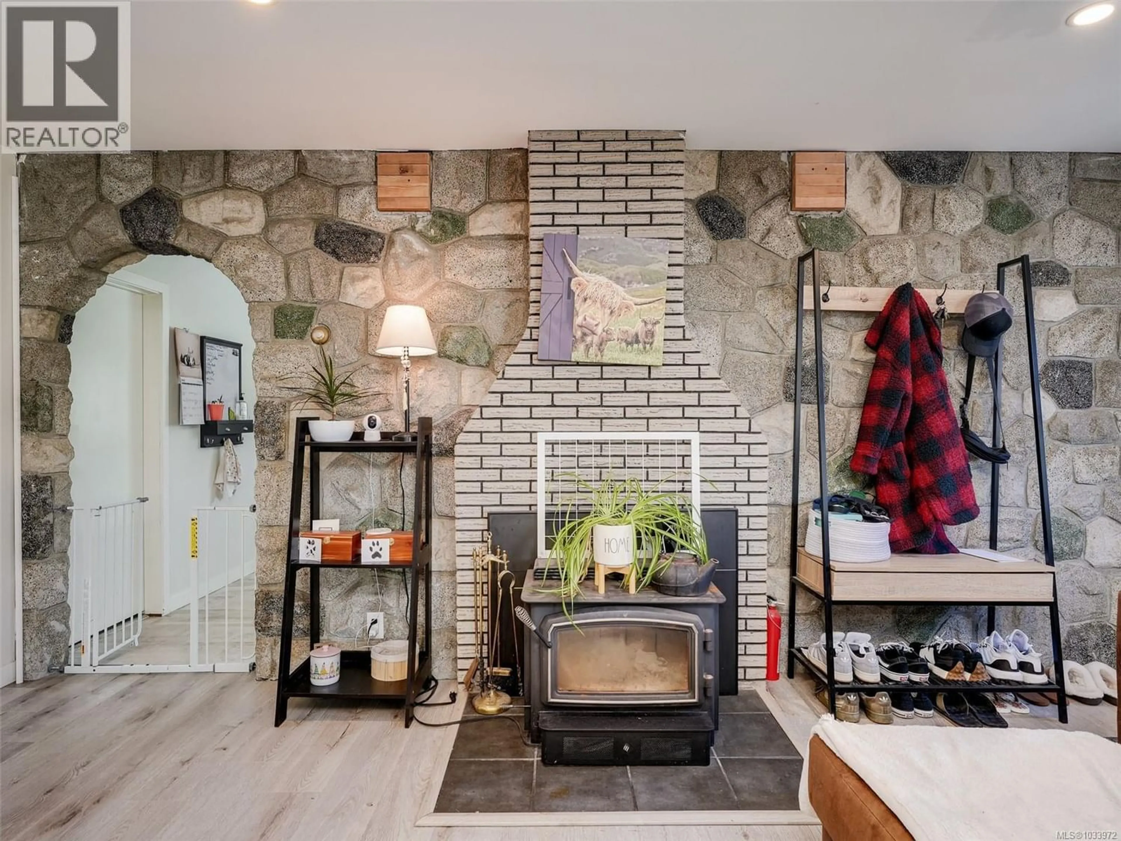 Contemporary bathroom, ceramic/tile floor for 948 LATORIA ROAD, Langford British Columbia V9C3A8
