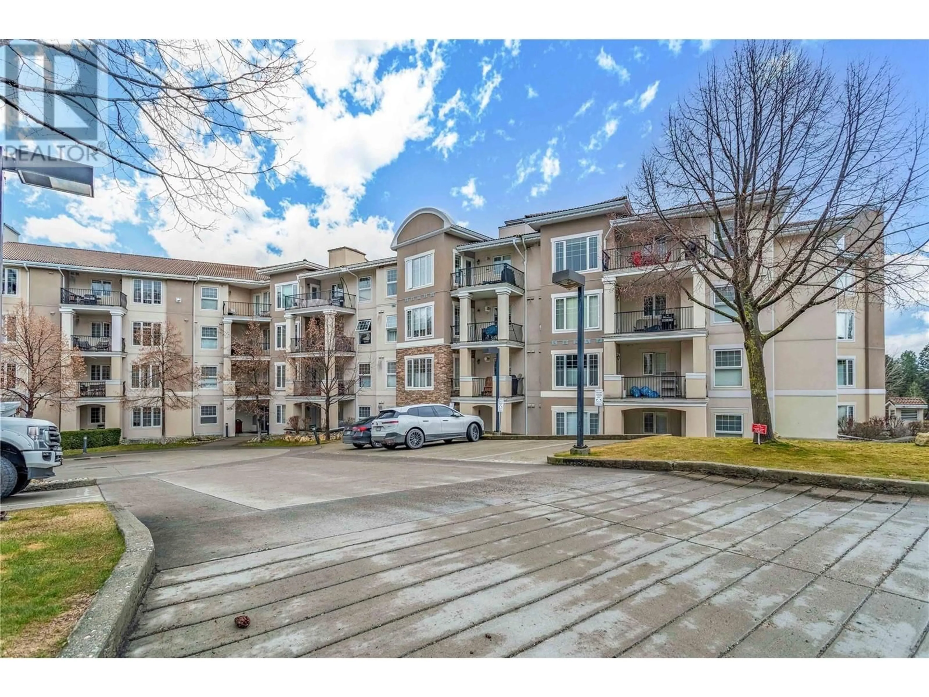 A pic from outside/outdoor area/front of a property/back of a property/a pic from drone, unknown for 2104 - 3178 VIA CENTRALE DRIVE, Kelowna British Columbia V1V2T3