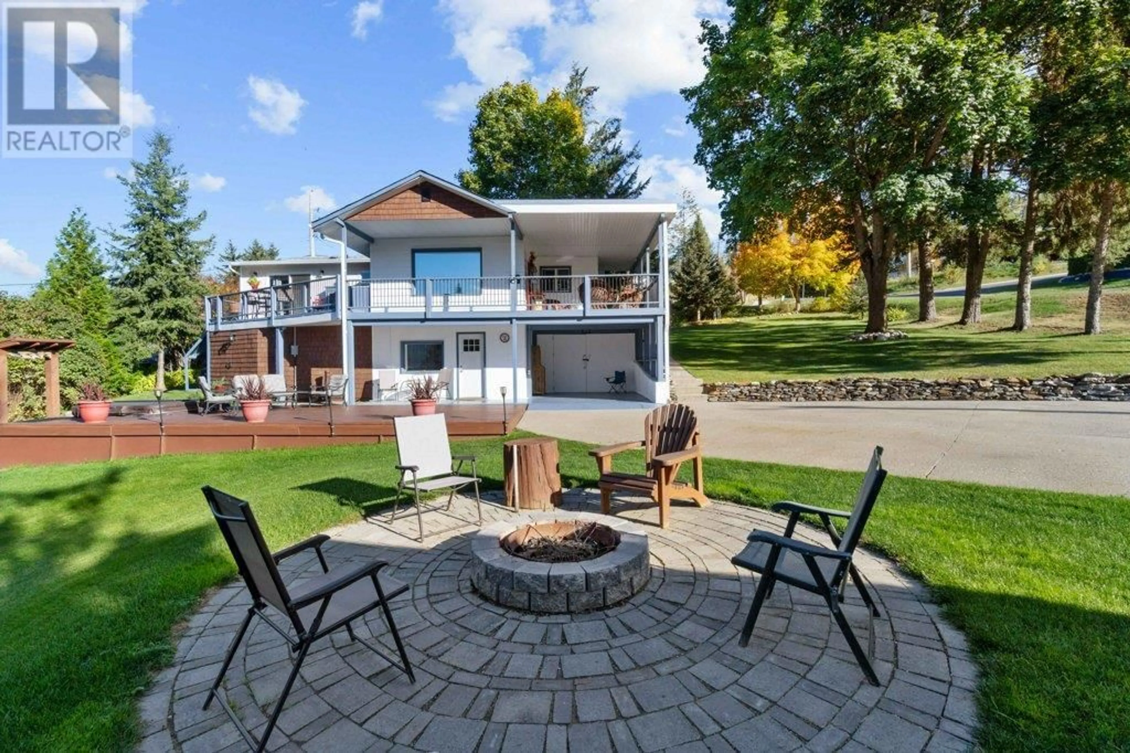 Patio, water/lake/river/ocean view for 1171 15 STREET SOUTHEAST, Salmon Arm British Columbia V1E2E3
