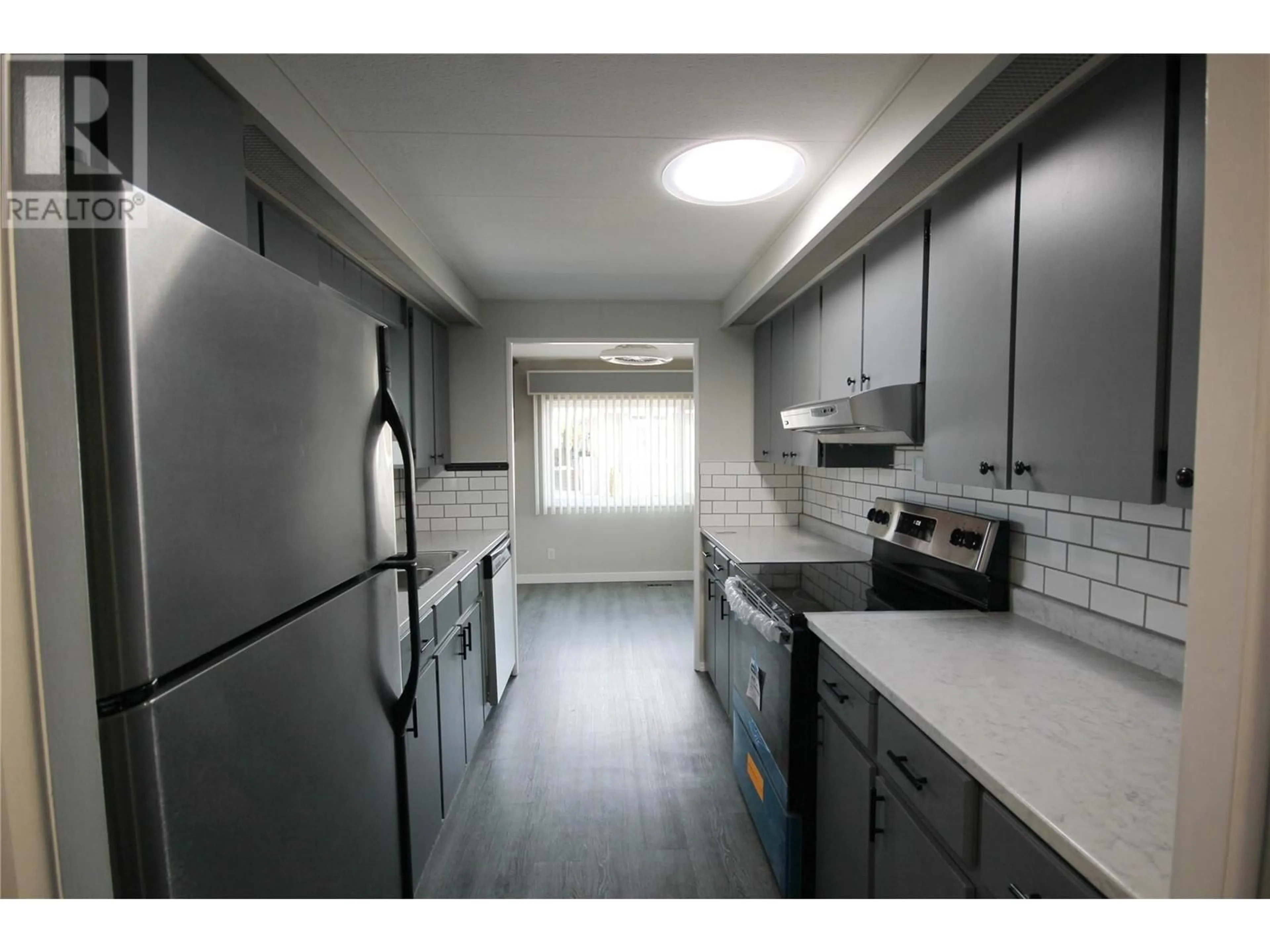 Standard kitchen, unknown for 7 - 321 YORKTON AVENUE, Penticton British Columbia V2A3V6