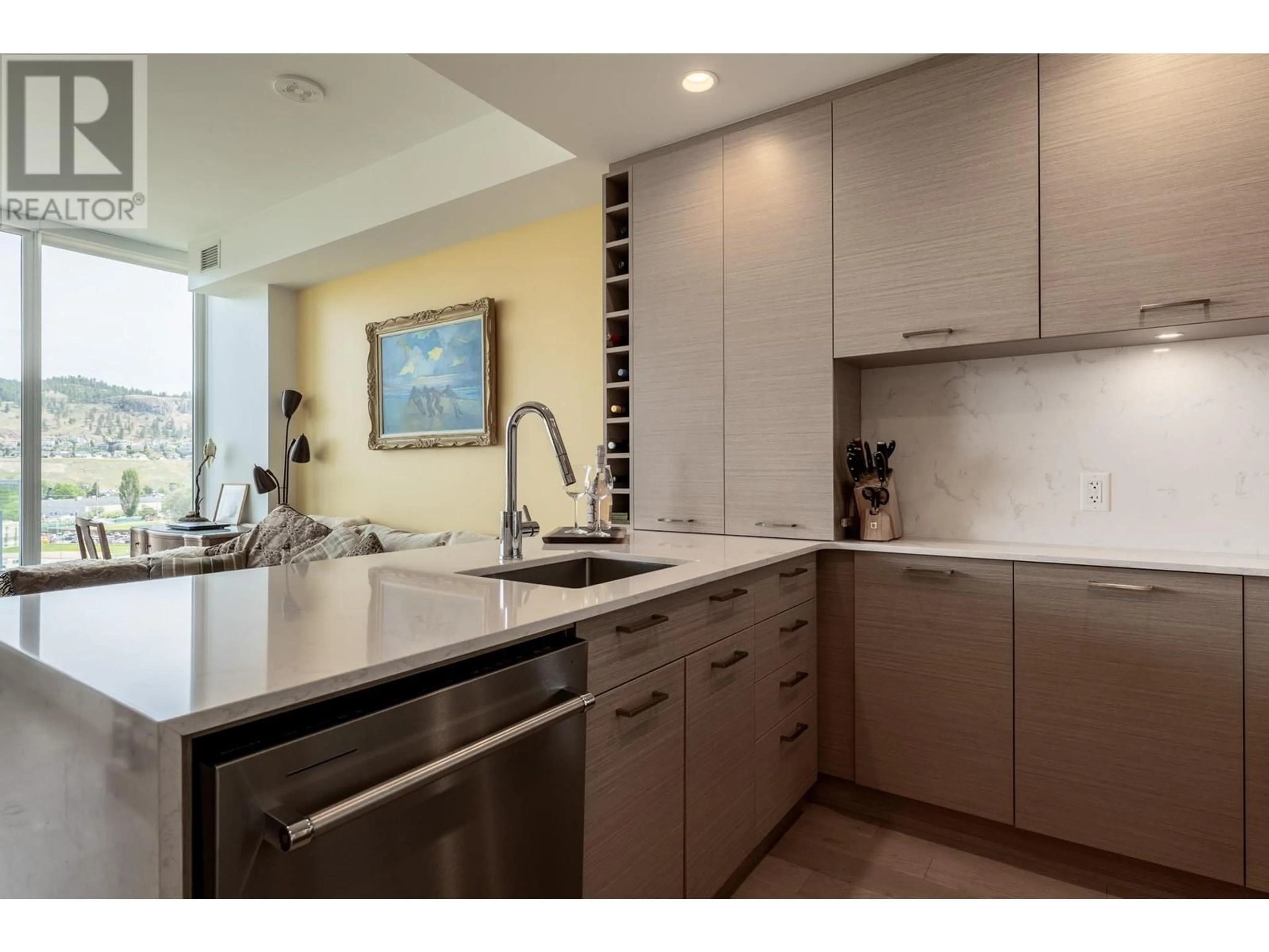 Unknown for 910 - 1181 SUNSET DRIVE, Kelowna British Columbia V1Y0J4