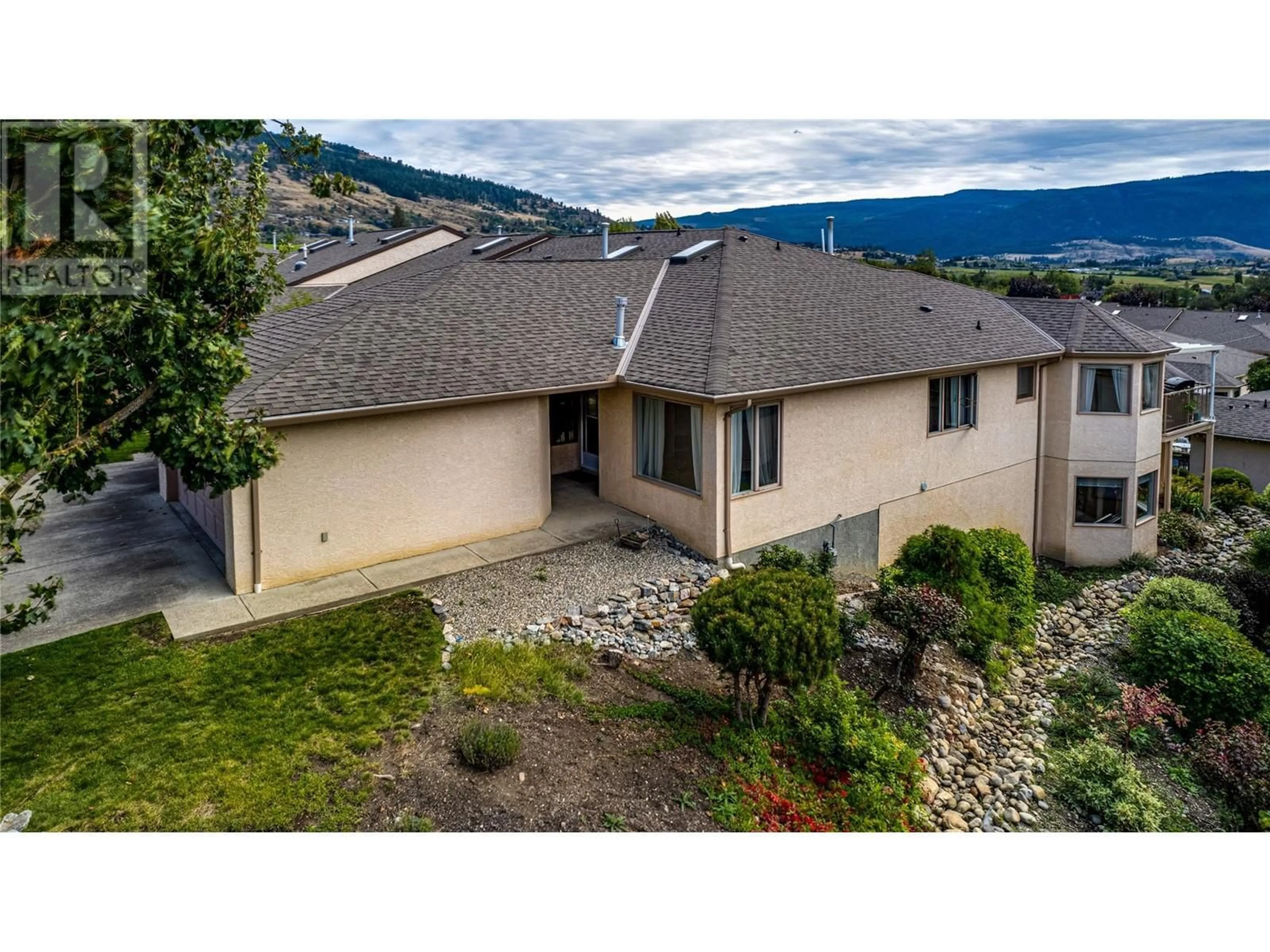 A pic from outside/outdoor area/front of a property/back of a property/a pic from drone, mountain view for 29 - 1001 30 AVENUE, Vernon British Columbia V1T9H8
