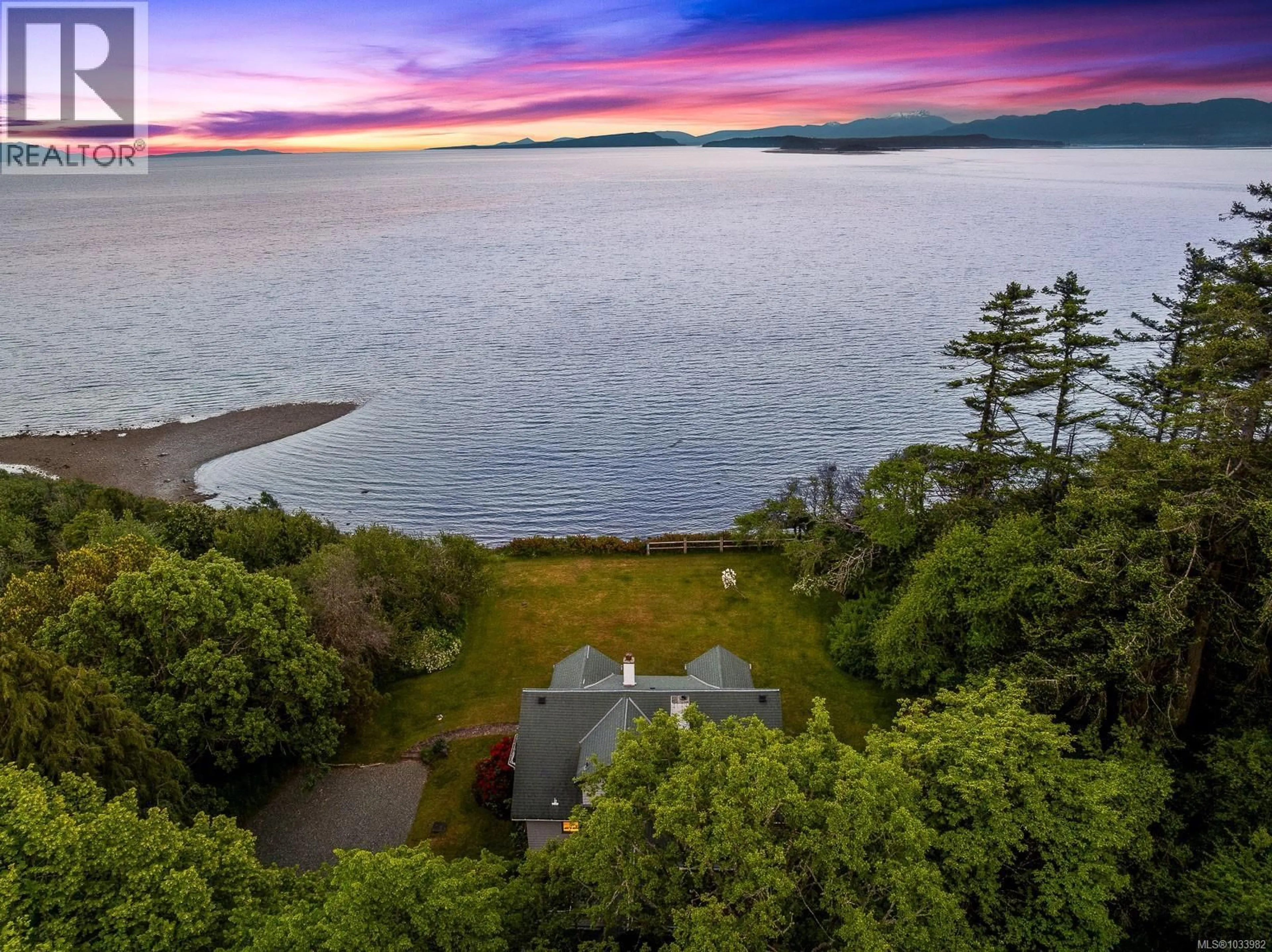 A pic from outside/outdoor area/front of a property/back of a property/a pic from drone, water/lake/river/ocean view for 965 BALMORAL ROAD, Comox British Columbia V9M3W2