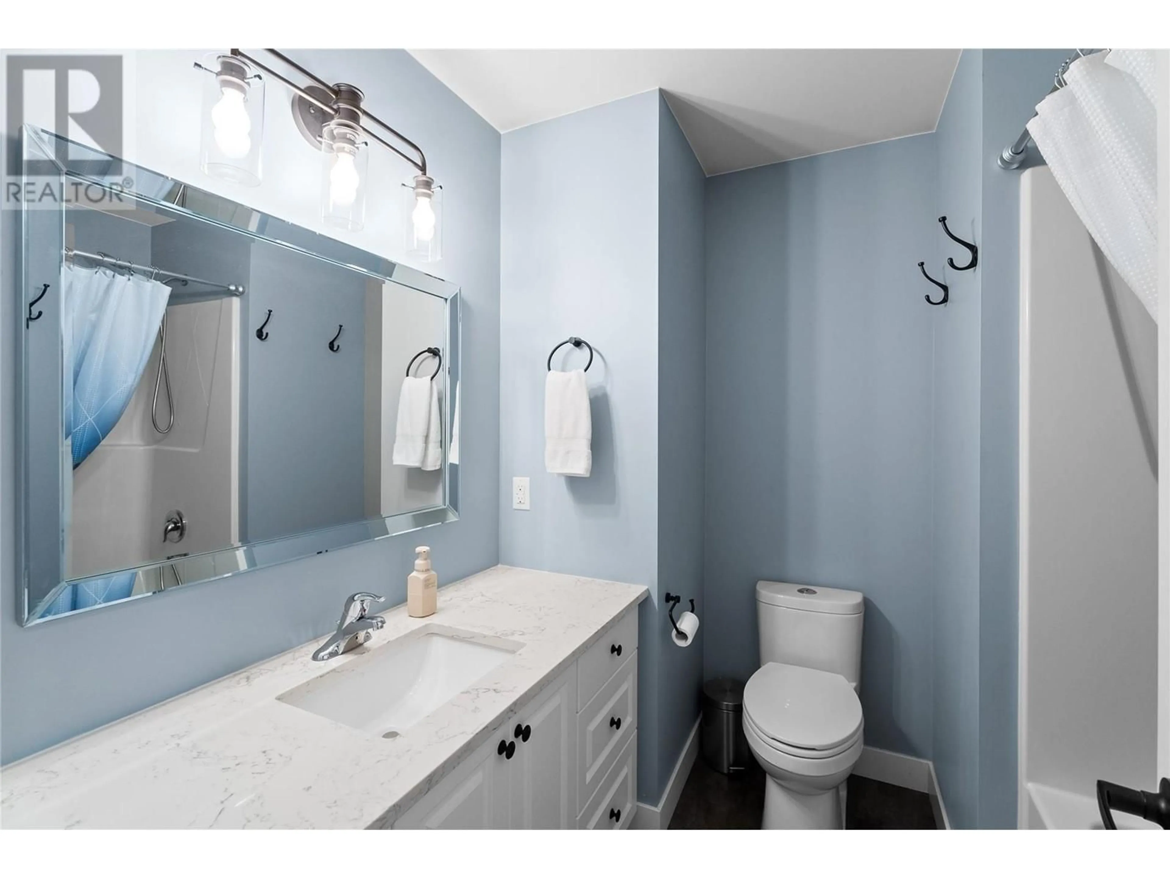 Standard bathroom, ceramic/tile floor for 1600 CHESTNUT AVENUE, Merritt British Columbia V1K0A9
