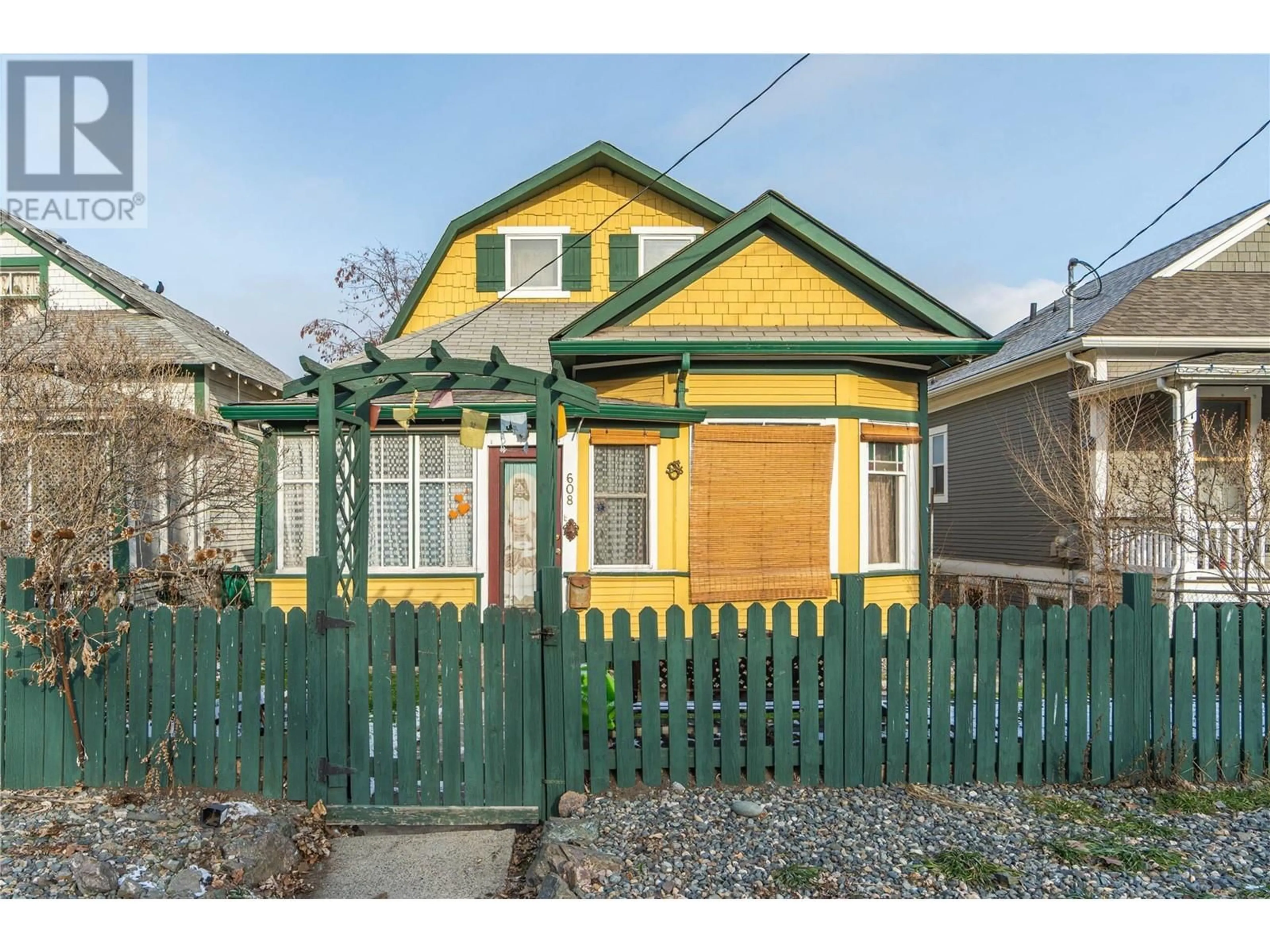 Home with vinyl exterior material, street for 608 ST PAUL STREET, Kamloops British Columbia V2C2K2