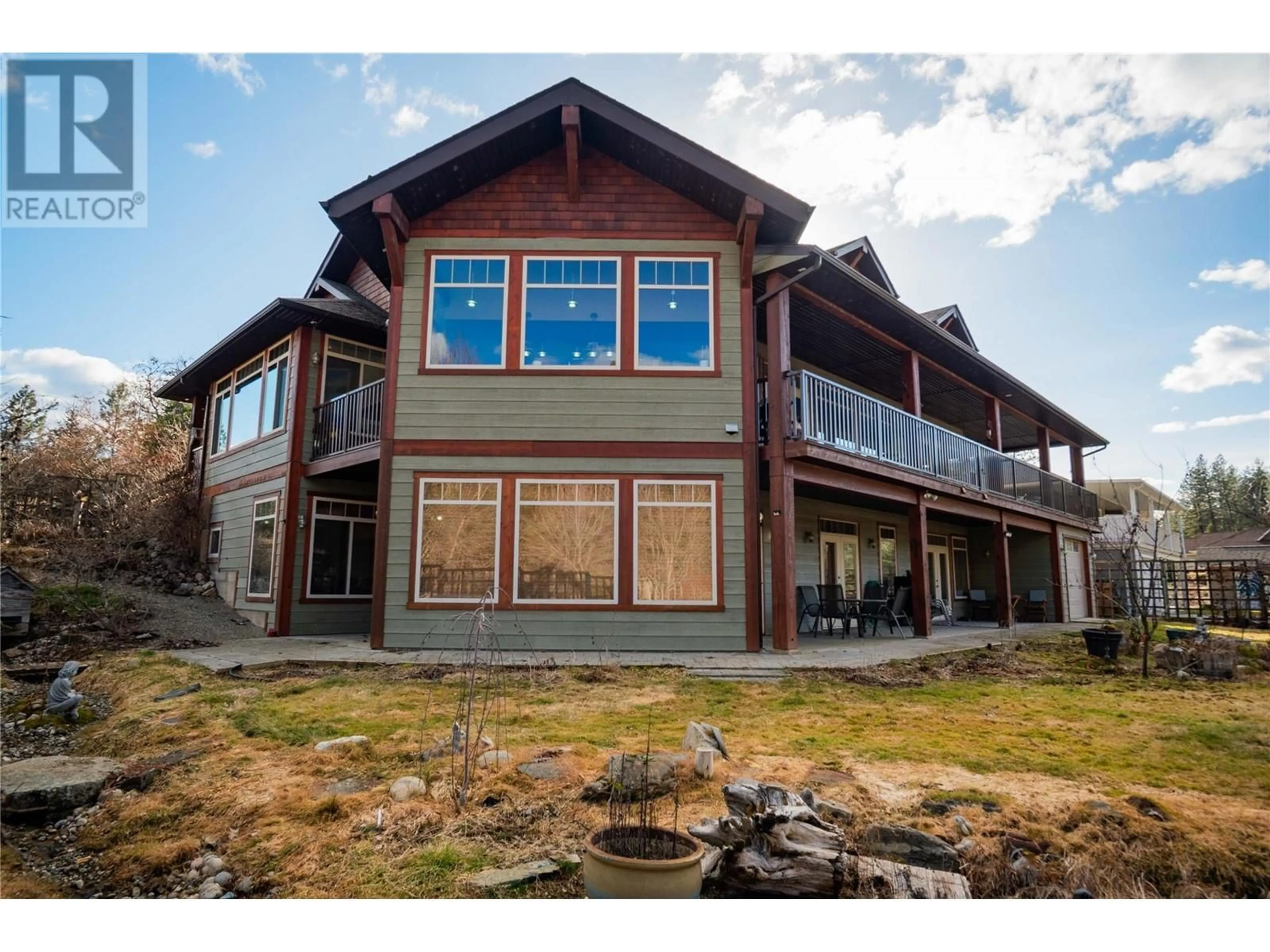Home with vinyl exterior material, building for 250 1ST AVENUE, Christina Lake British Columbia V0H1E0
