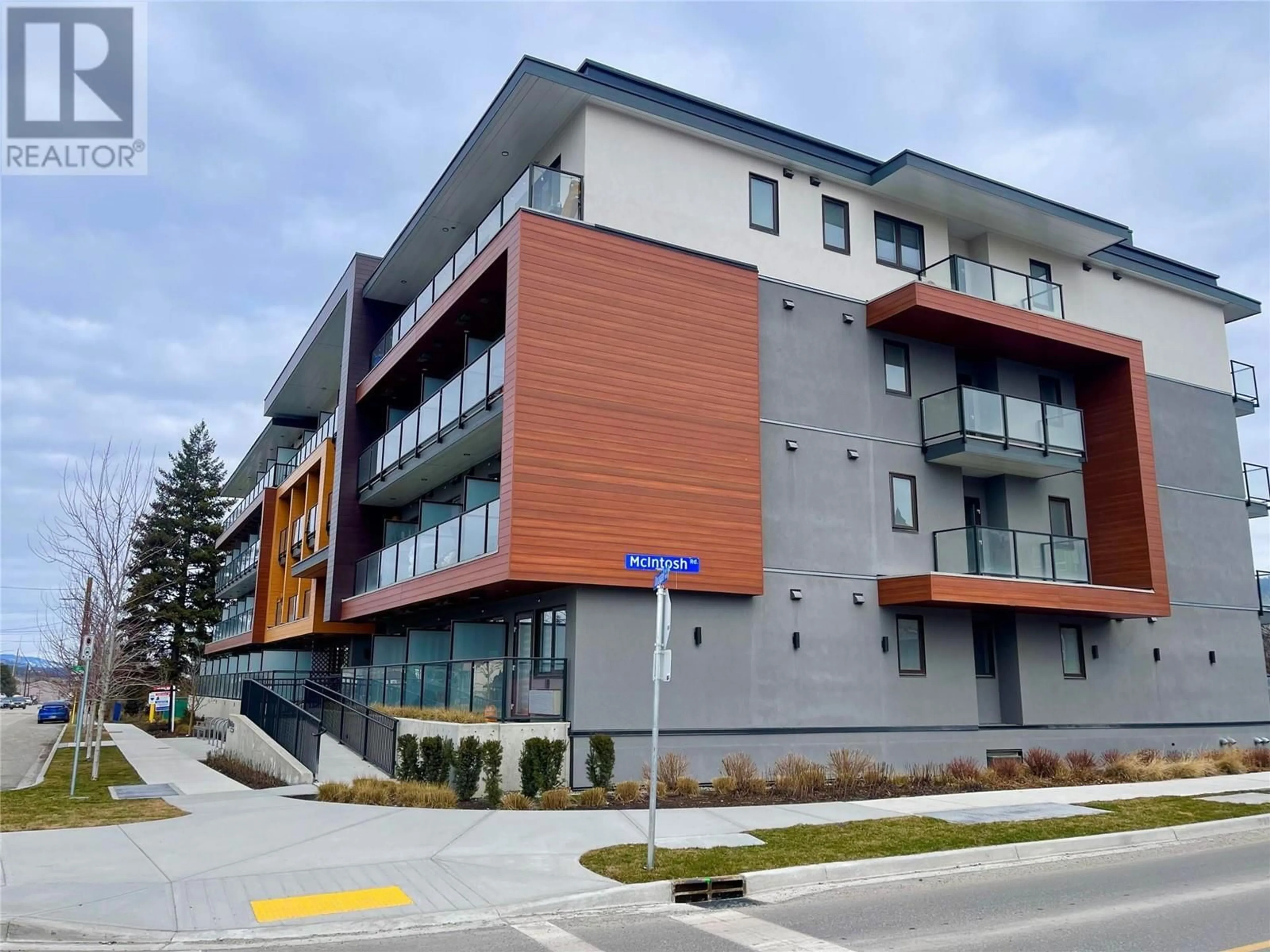 Unknown for 323 - 345 DOUGALL ROAD NORTH, Kelowna British Columbia V1X0A8