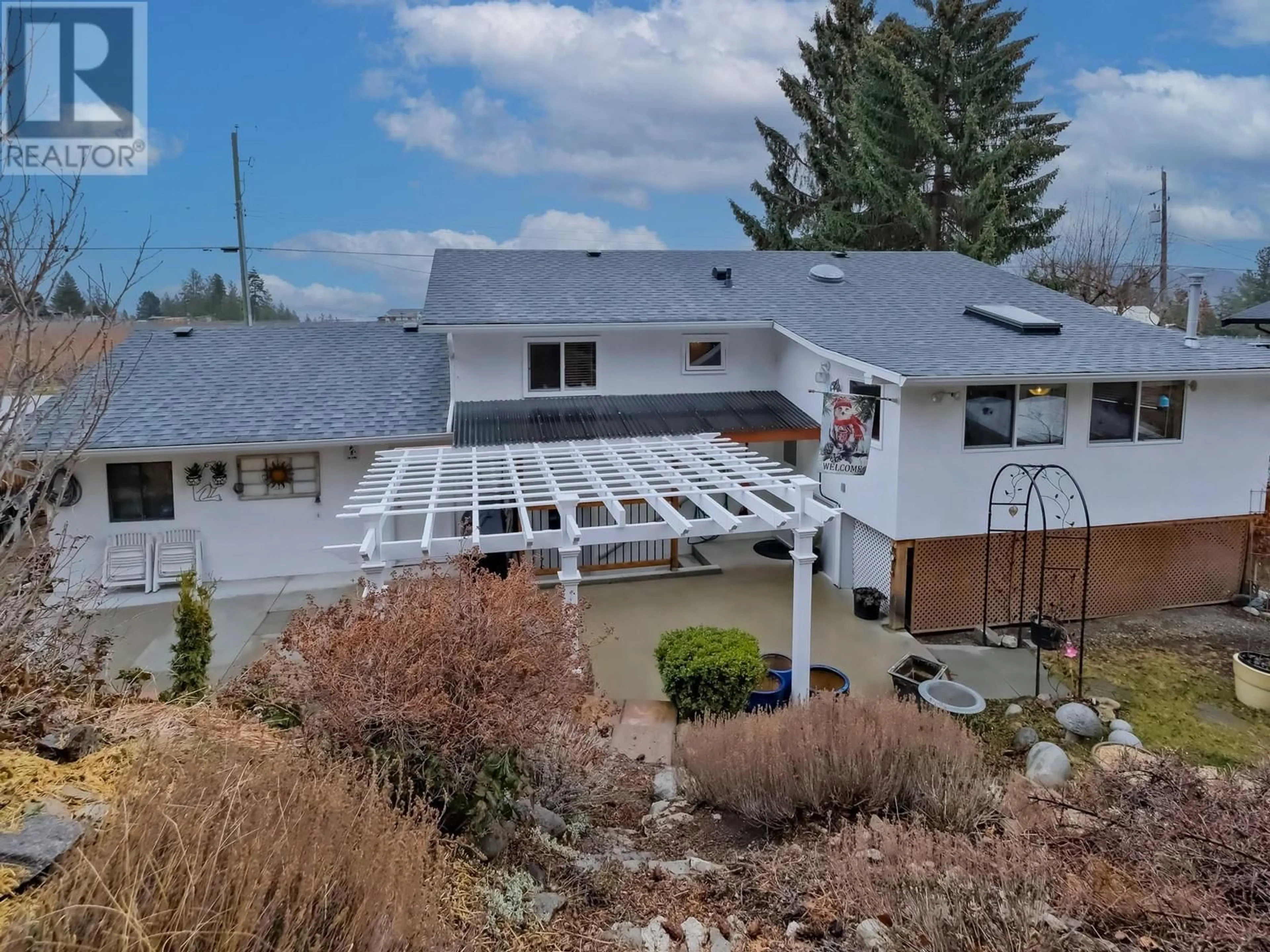 A pic from outside/outdoor area/front of a property/back of a property/a pic from drone, unknown for 5882 VICTORIA STREET, Peachland British Columbia V0X1X4