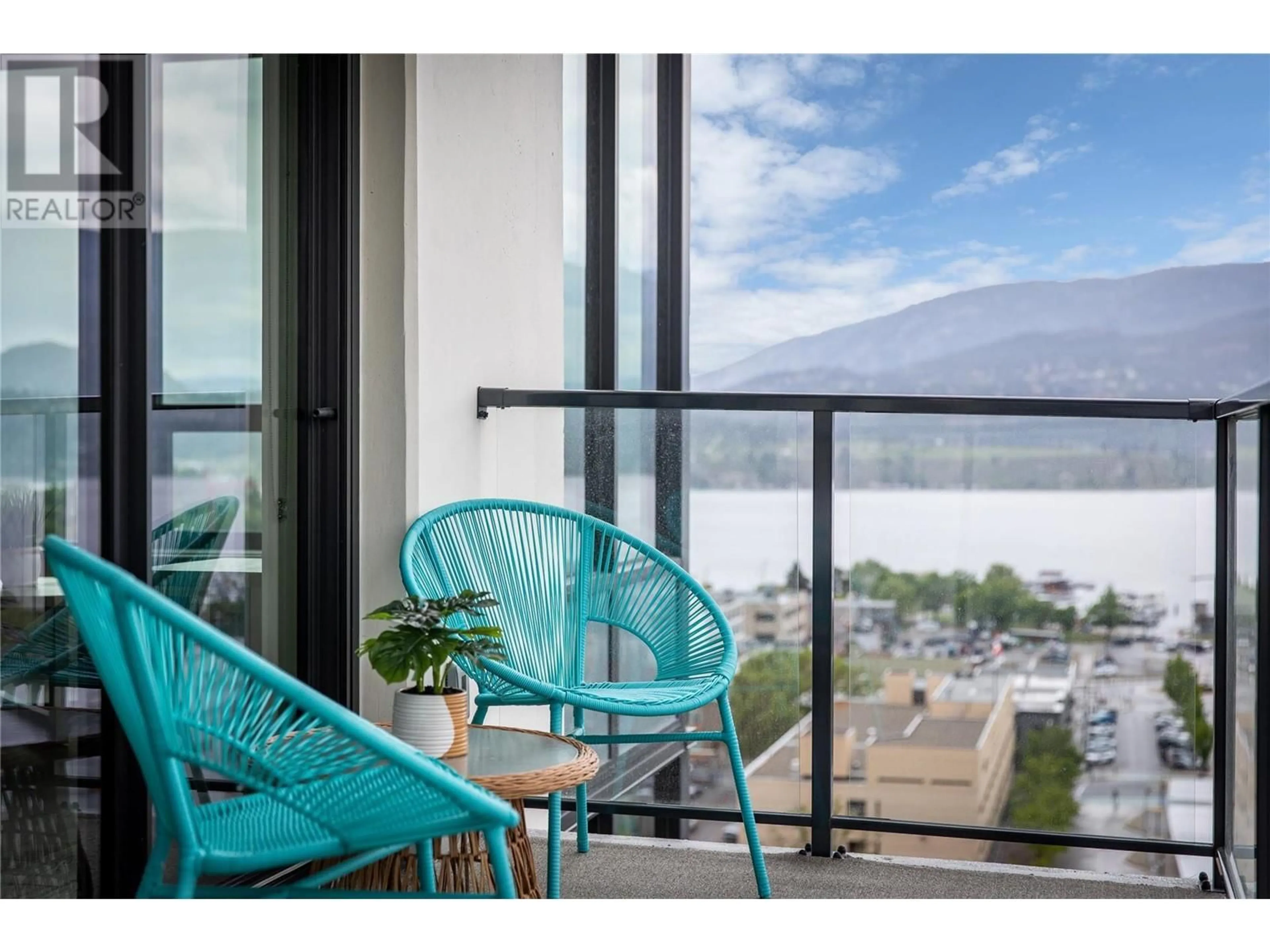 Balcony in the apartment, water/lake/river/ocean view for 1508 - 1471 ST PAUL STREET, Kelowna British Columbia V1Y2E4