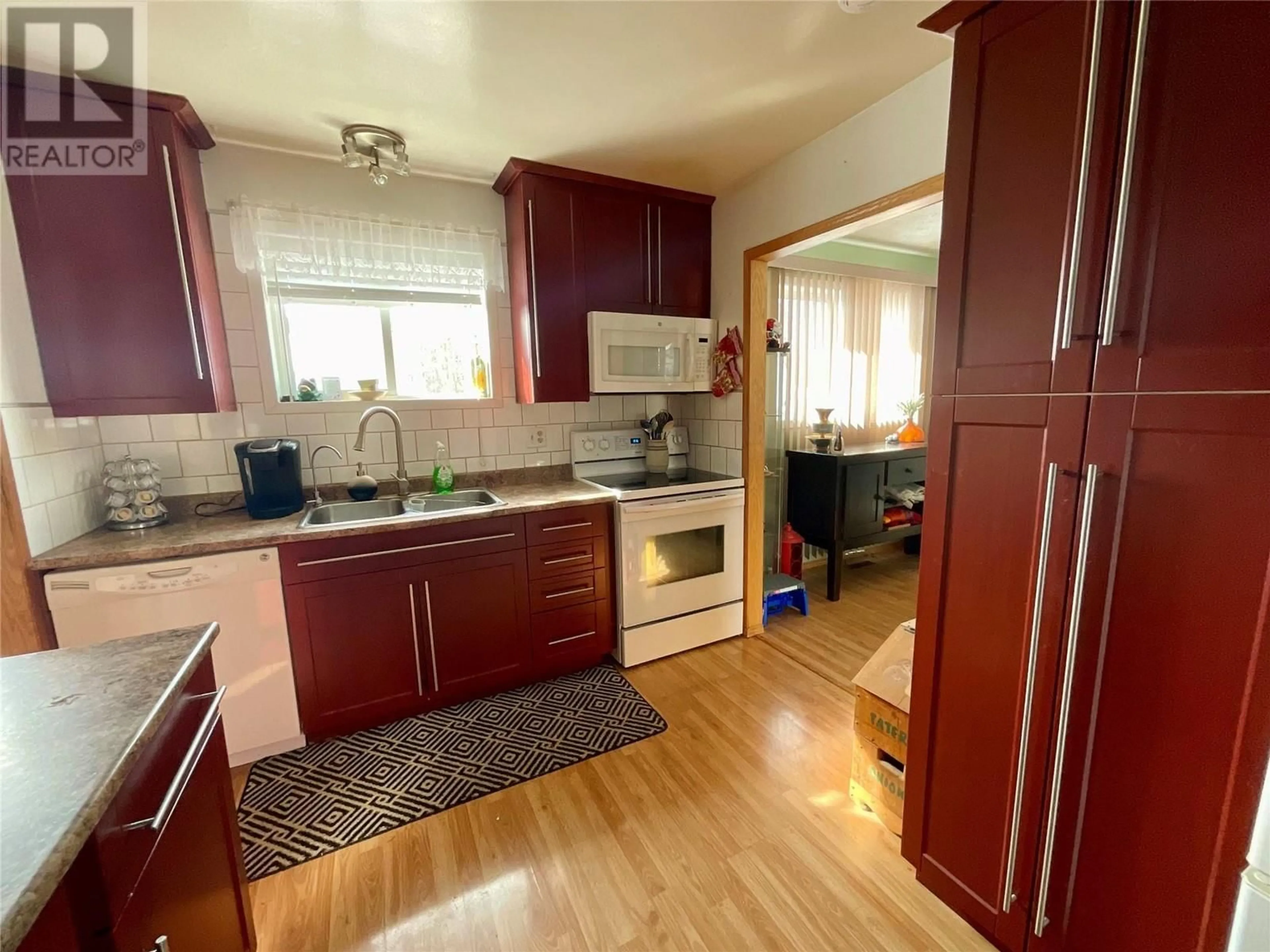 Standard kitchen, wood/laminate floor for 319 PEACE RIVER CRESCENT, Tumbler Ridge British Columbia V0C2W0