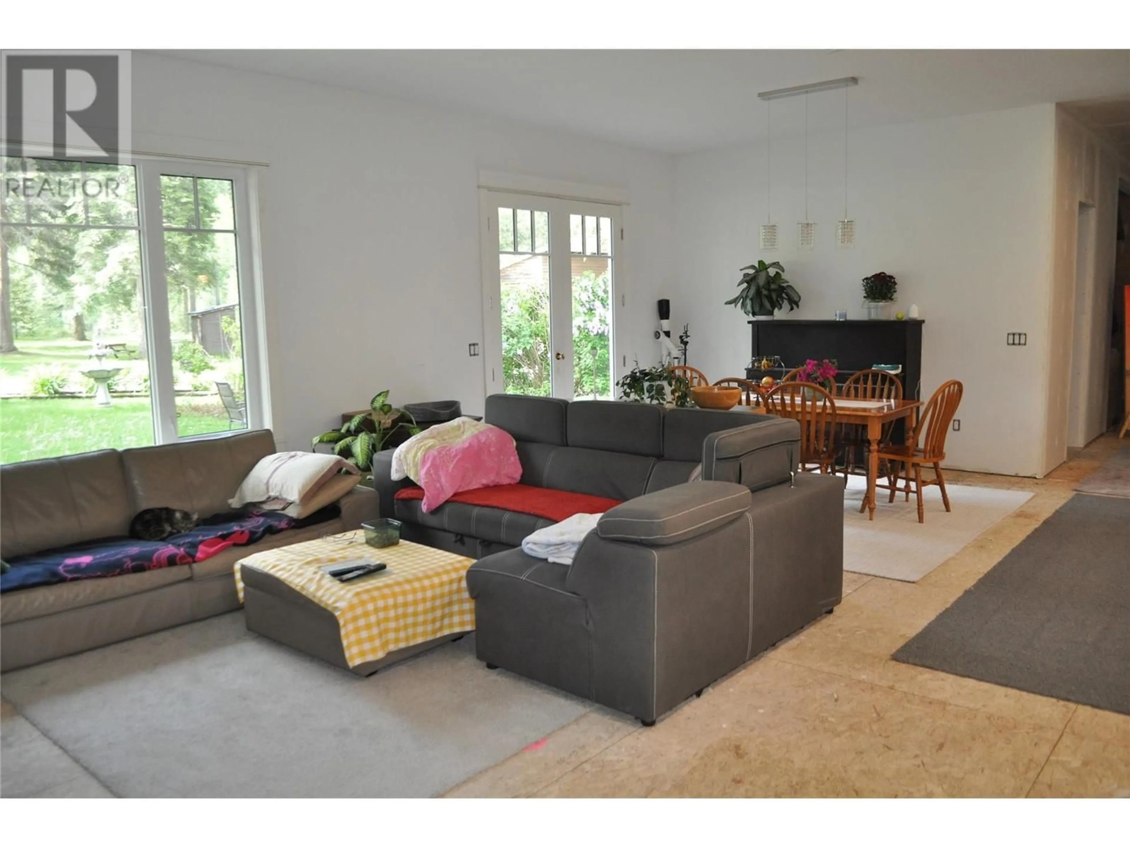 Living room with furniture, unknown for 1157 HIGHWAY 6 HIGHWAY EAST, Cherryville British Columbia V0E2G1