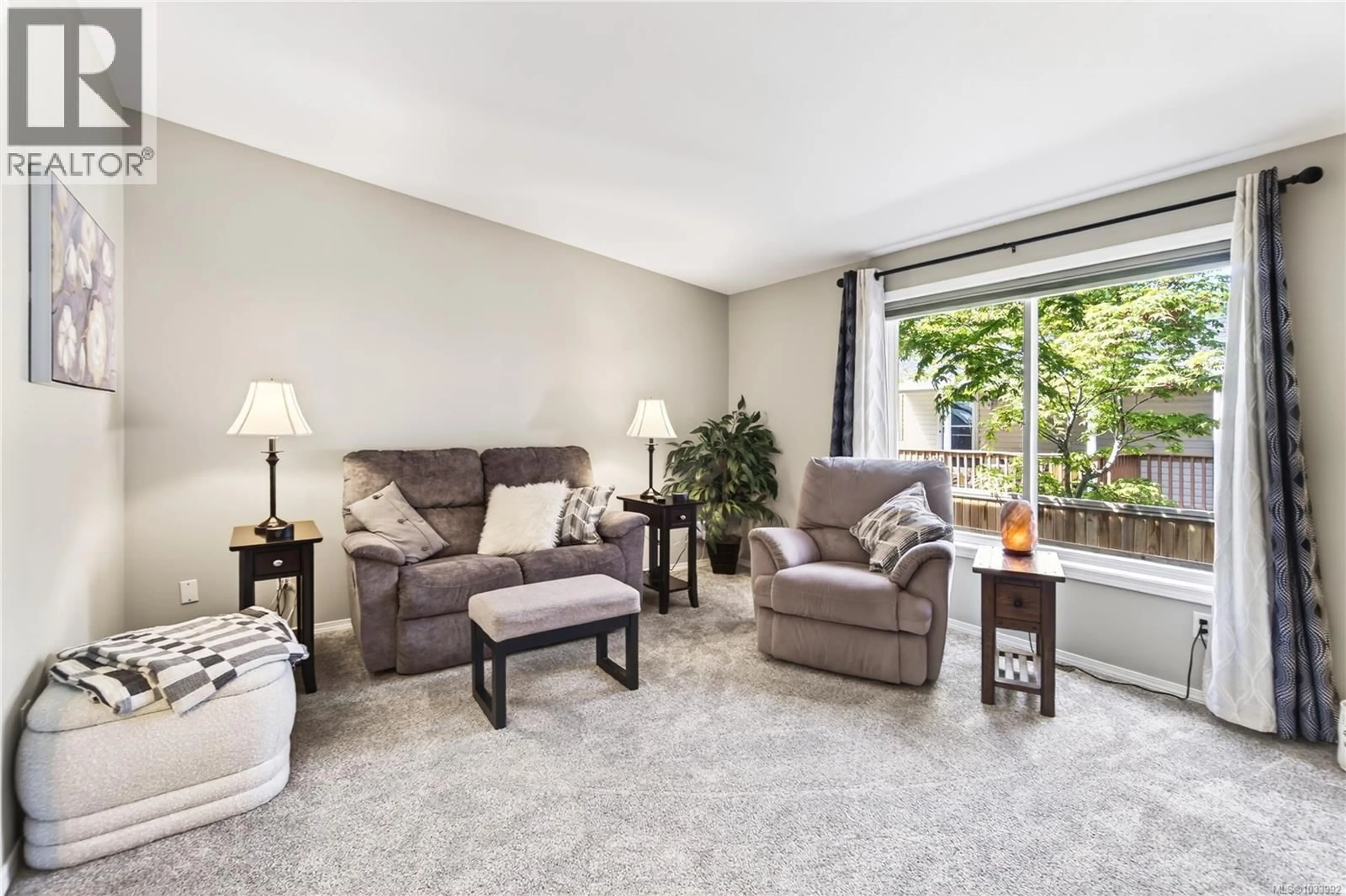 Living room with furniture, carpet floor for 110 - 1391 PRICE ROAD, Errington British Columbia V9P2W1