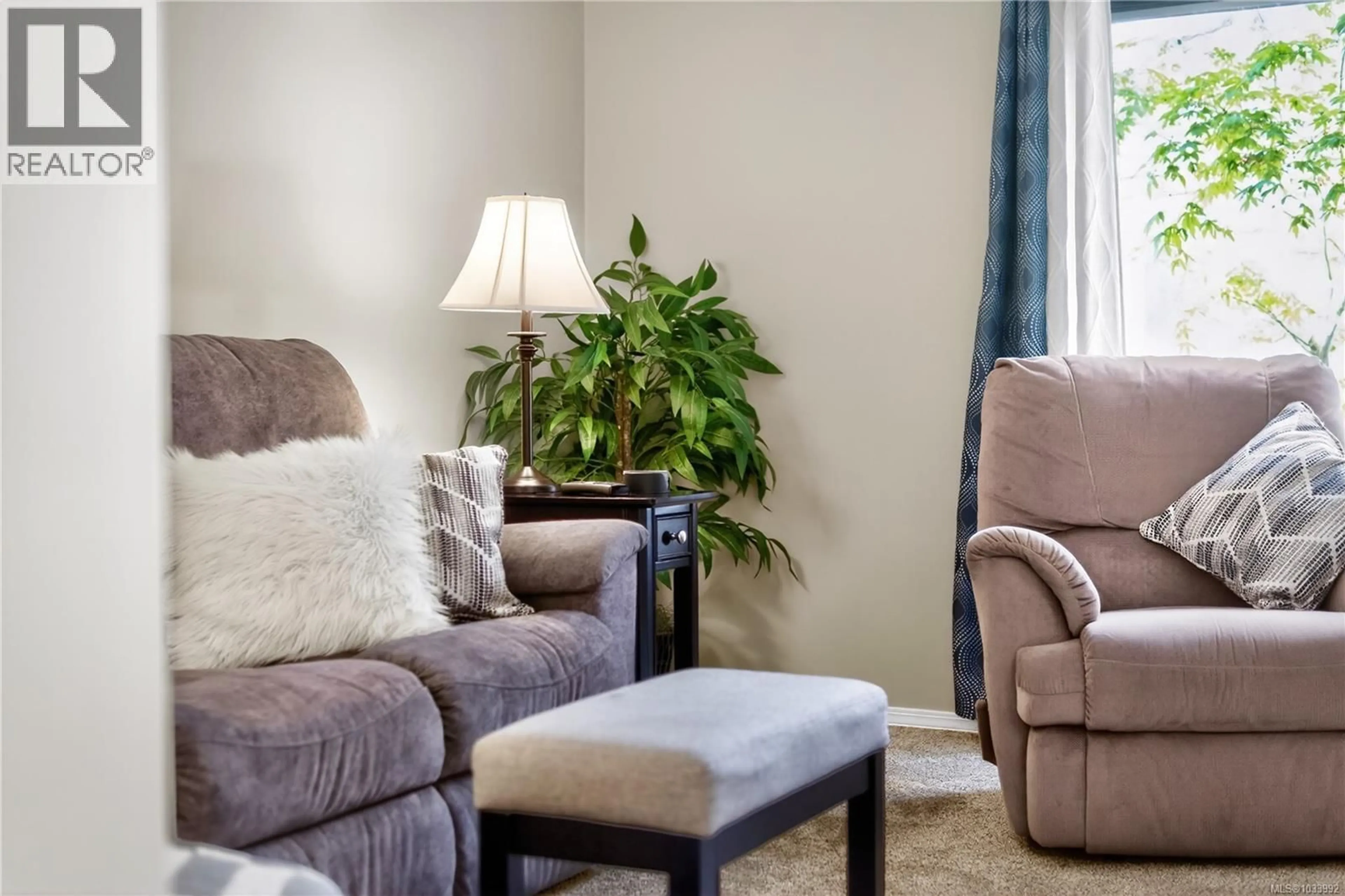 Living room with furniture, carpet floor for 110 - 1391 PRICE ROAD, Errington British Columbia V9P2W1