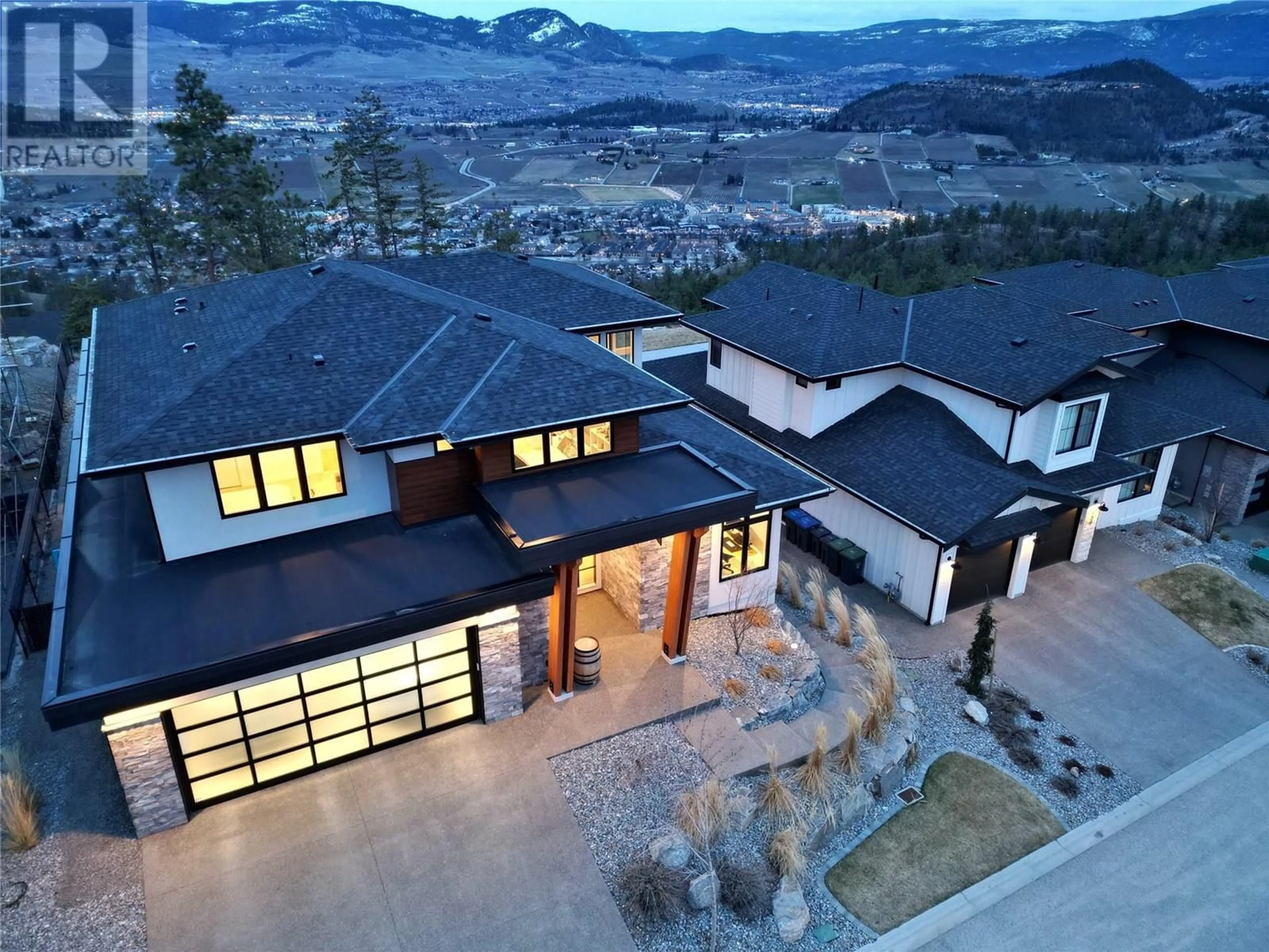 Pool for 254 SUMMER WOOD DRIVE, Kelowna British Columbia V1V0C9