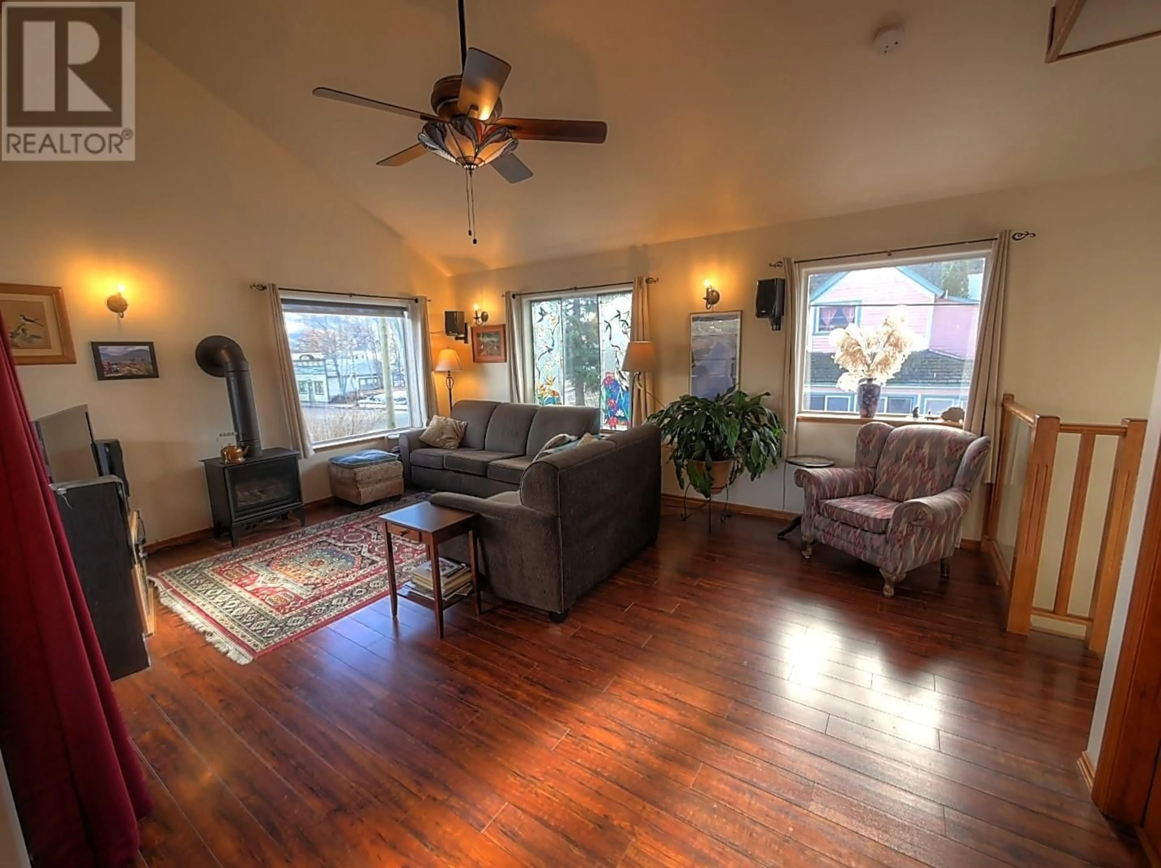 Living room with furniture, unknown for 504 CENTRE STREET, Kaslo British Columbia V0G1M0