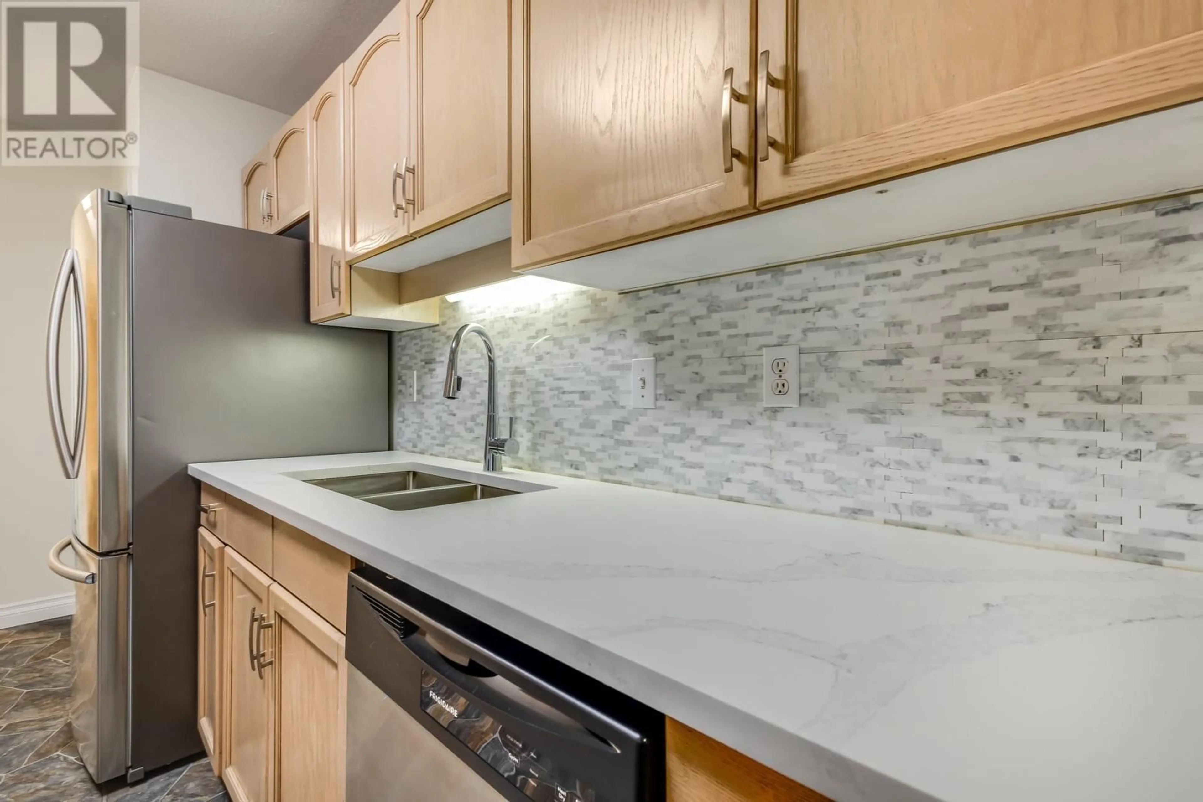 Standard kitchen, unknown for 219 - 3163 RICHTER STREET, Kelowna British Columbia V1W3R4