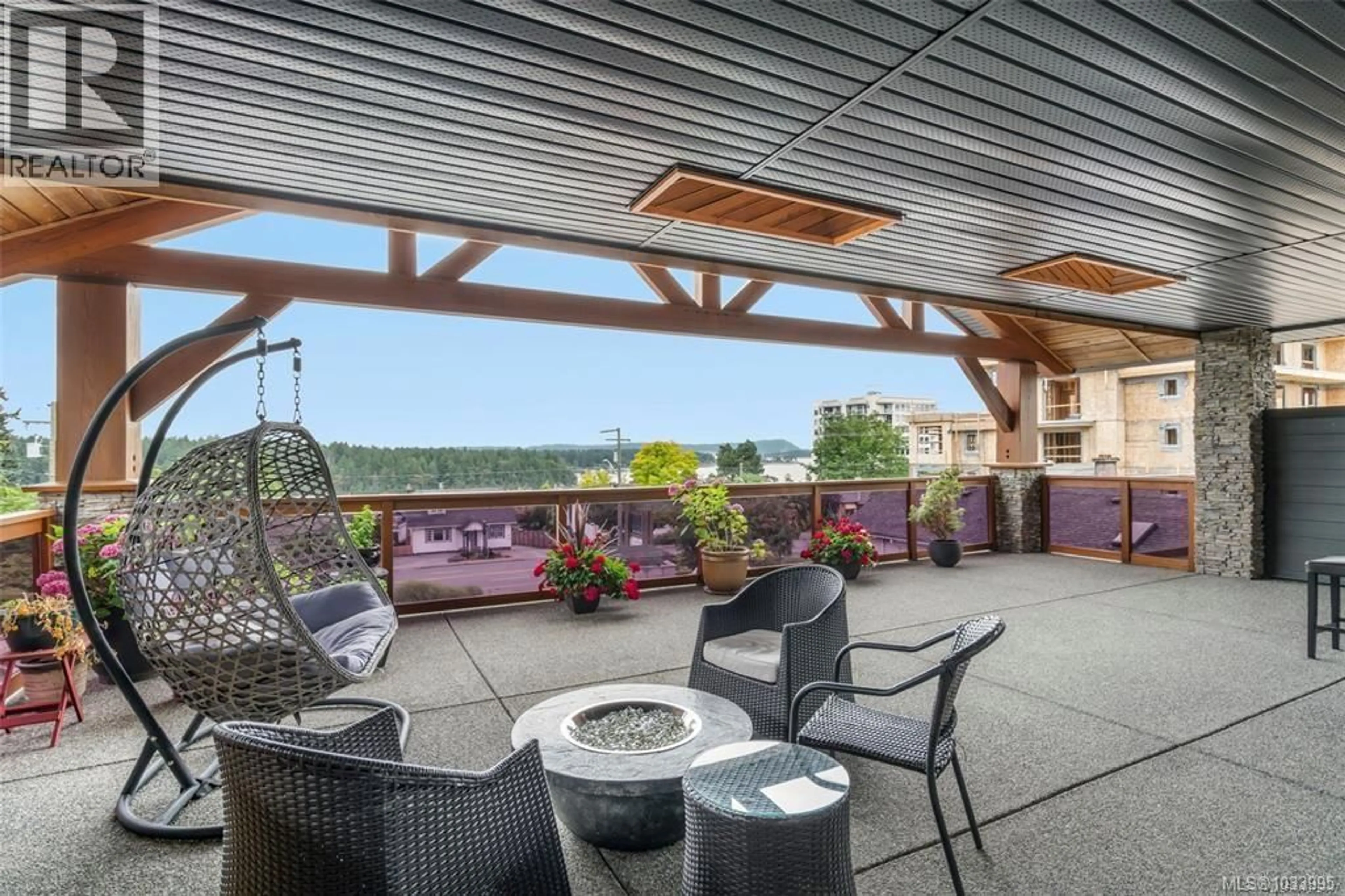 Patio, mountain view for 202 - 679 TERMINAL AVENUE, Nanaimo British Columbia V9S4K1