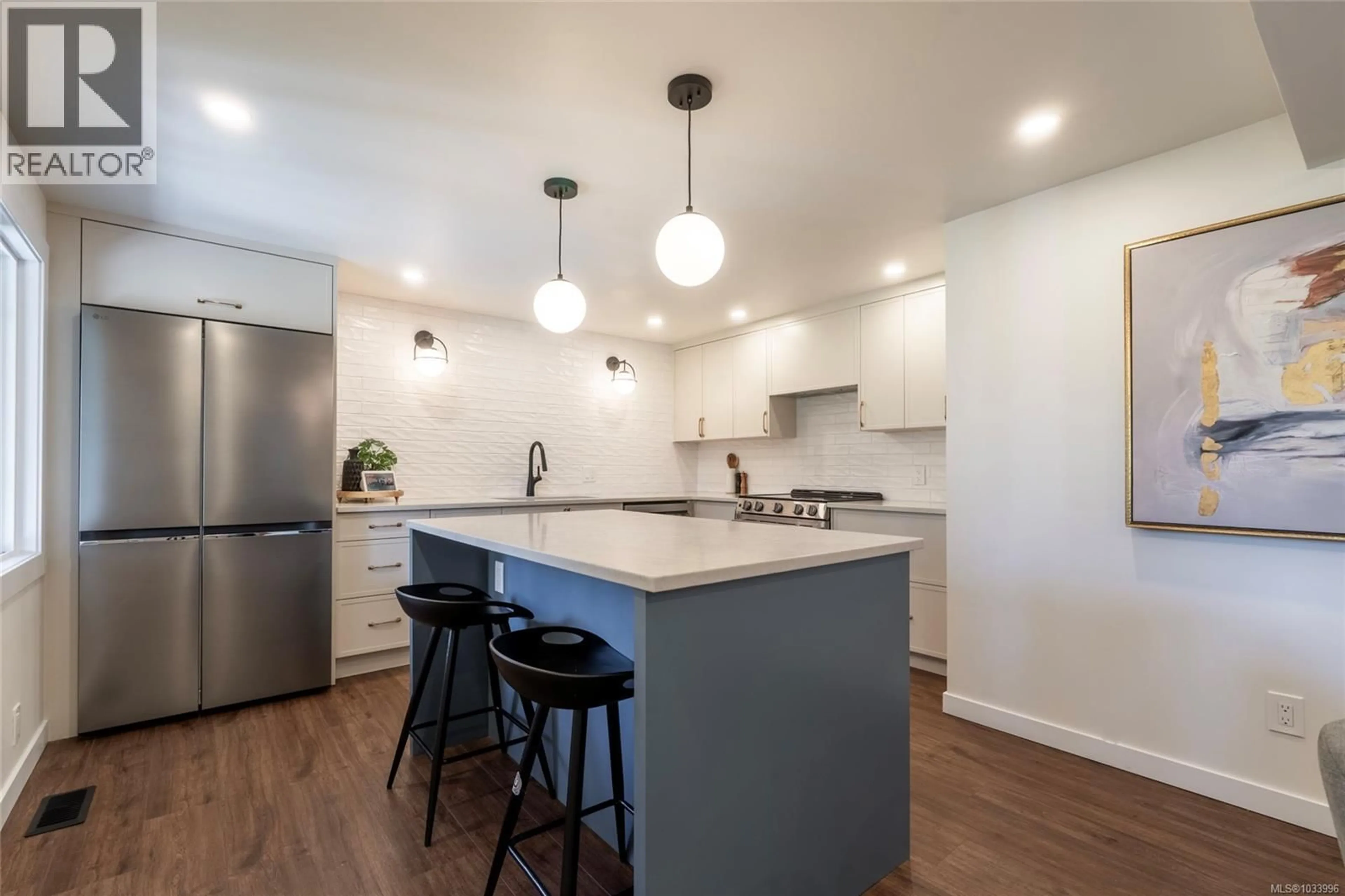 Open concept kitchen, unknown for 715 MIDDLETON STREET, Saanich British Columbia V9A2E1