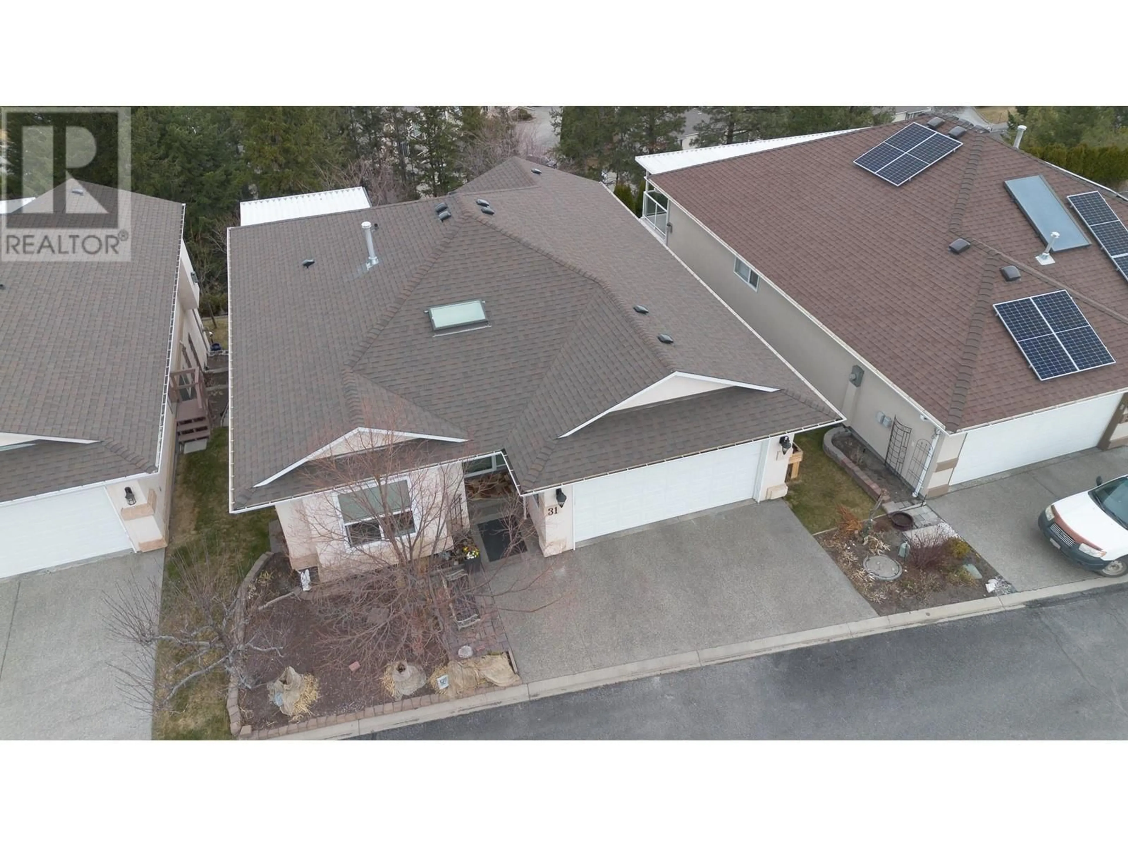 A pic from outside/outdoor area/front of a property/back of a property/a pic from drone, street for 31 - 1575 SPRINGHILL DRIVE, Kamloops British Columbia V2E2N9