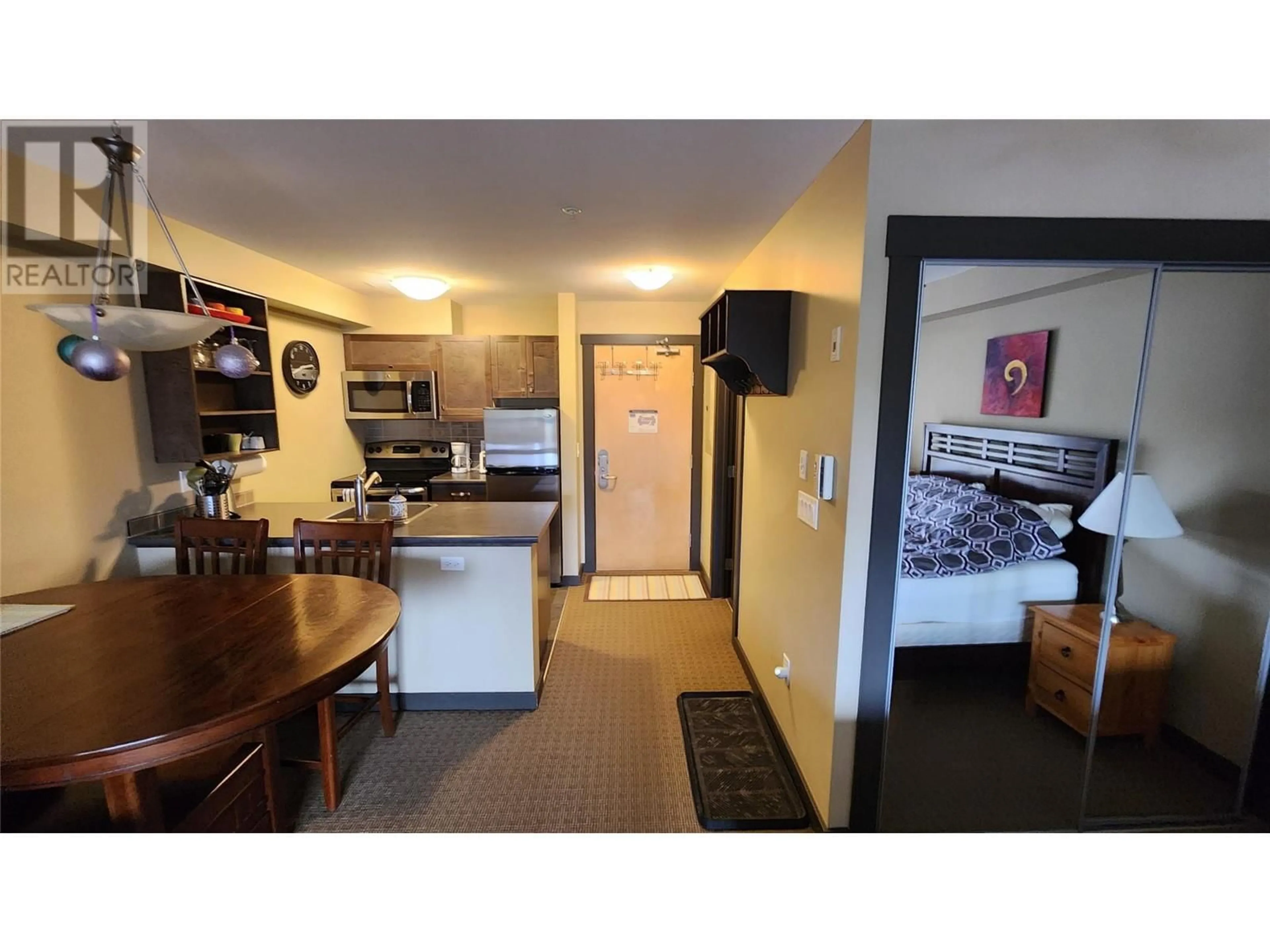 Standard kitchen, wood/laminate floor for 310 - 2064 SUMMIT DRIVE, Panorama British Columbia V0A1T0
