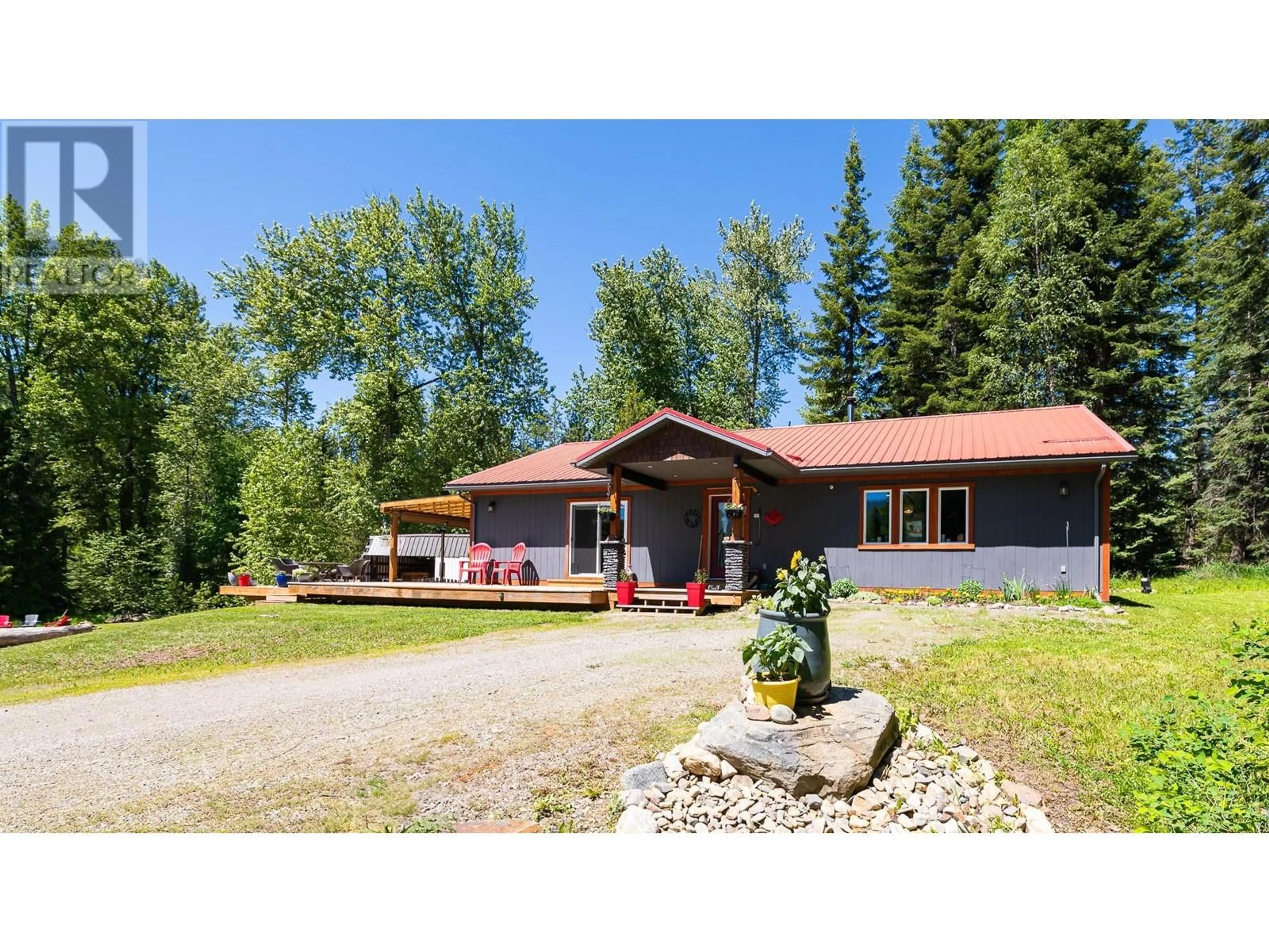 A pic from outside/outdoor area/front of a property/back of a property/a pic from drone, unknown for 7957 HIGHWAY 3 HIGHWAY, Yahk British Columbia V0B2P0
