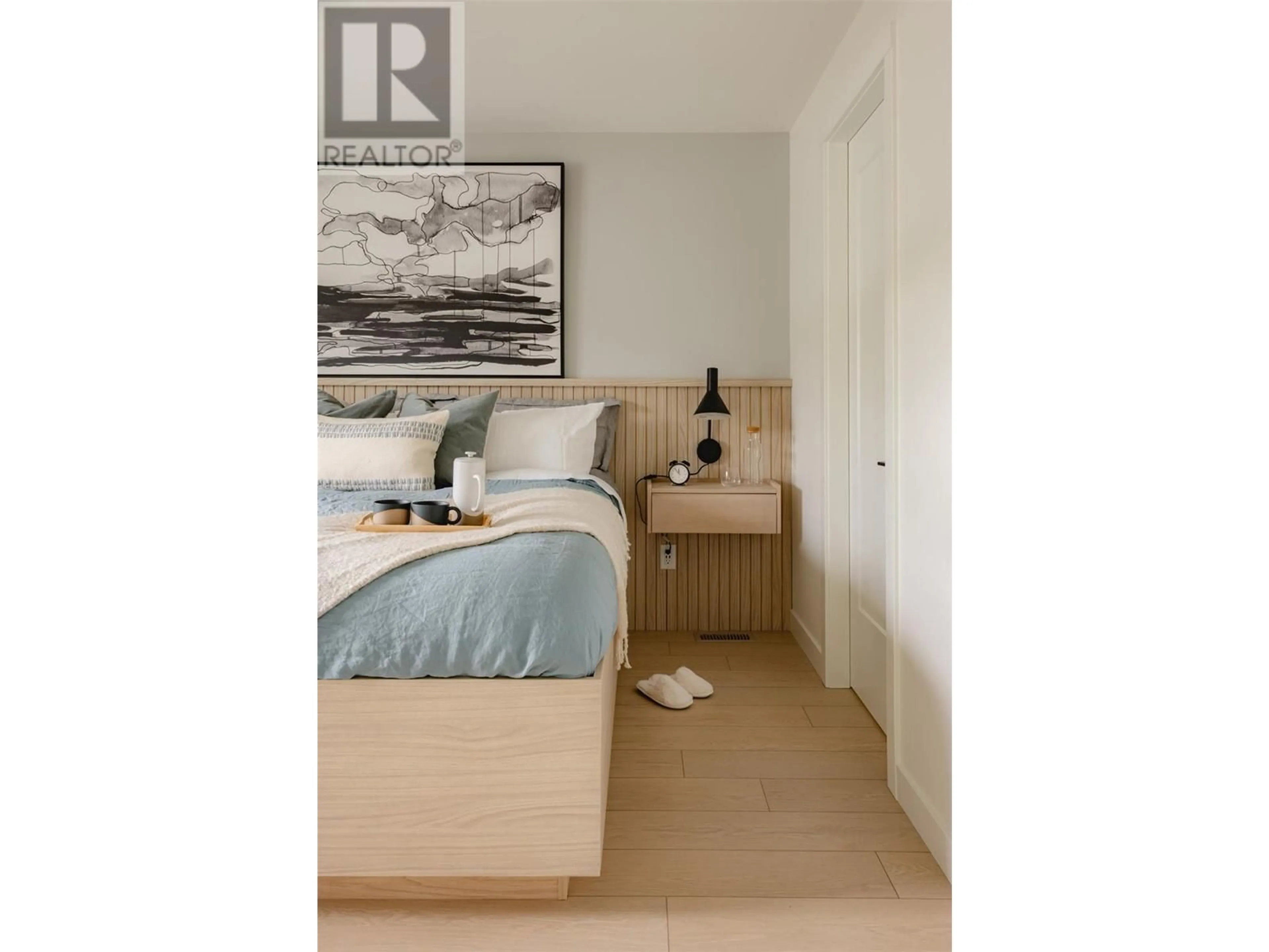 Bedroom with bed, wood/laminate floor for 7 - 1308 CEDAR STREET, Okanagan Falls British Columbia V0H1R4