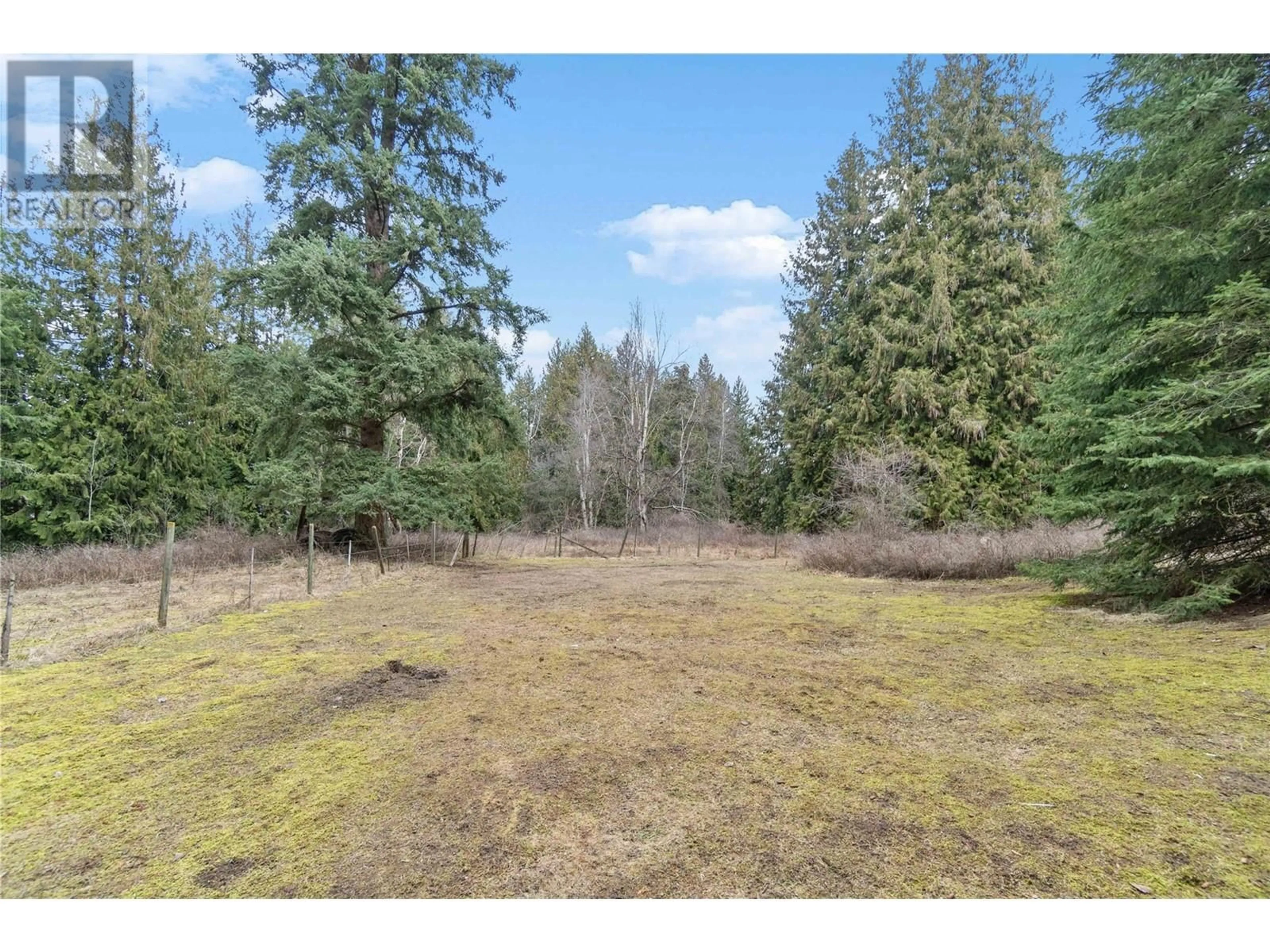 A pic from outside/outdoor area/front of a property/back of a property/a pic from drone, forest/trees view for 2351 FOOTHILL ROAD SOUTHWEST, Salmon Arm British Columbia V1E1L7