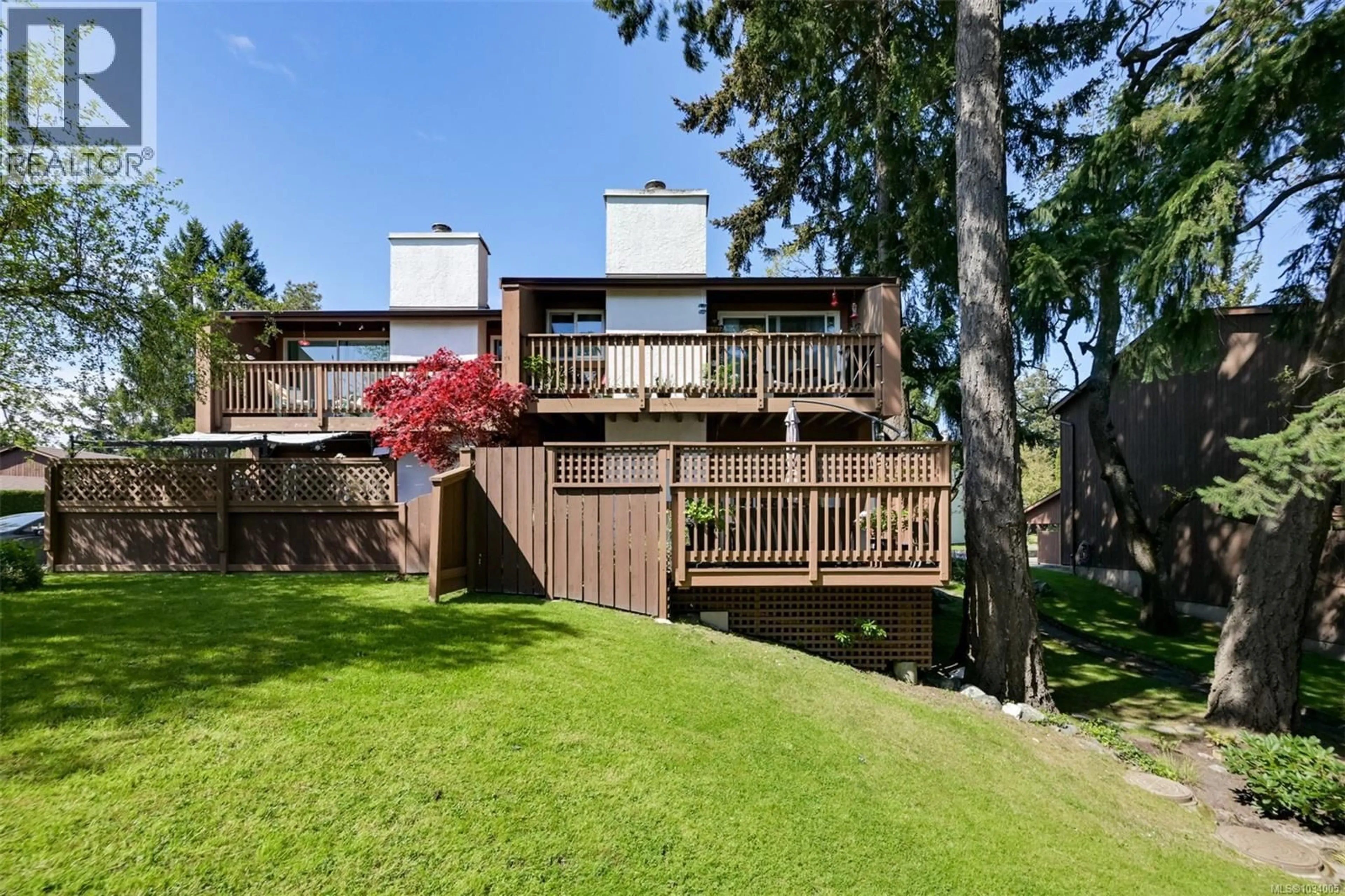 Patio, water/lake/river/ocean view for 13 - 933 ADMIRALS ROAD, Esquimalt British Columbia V9A2P1