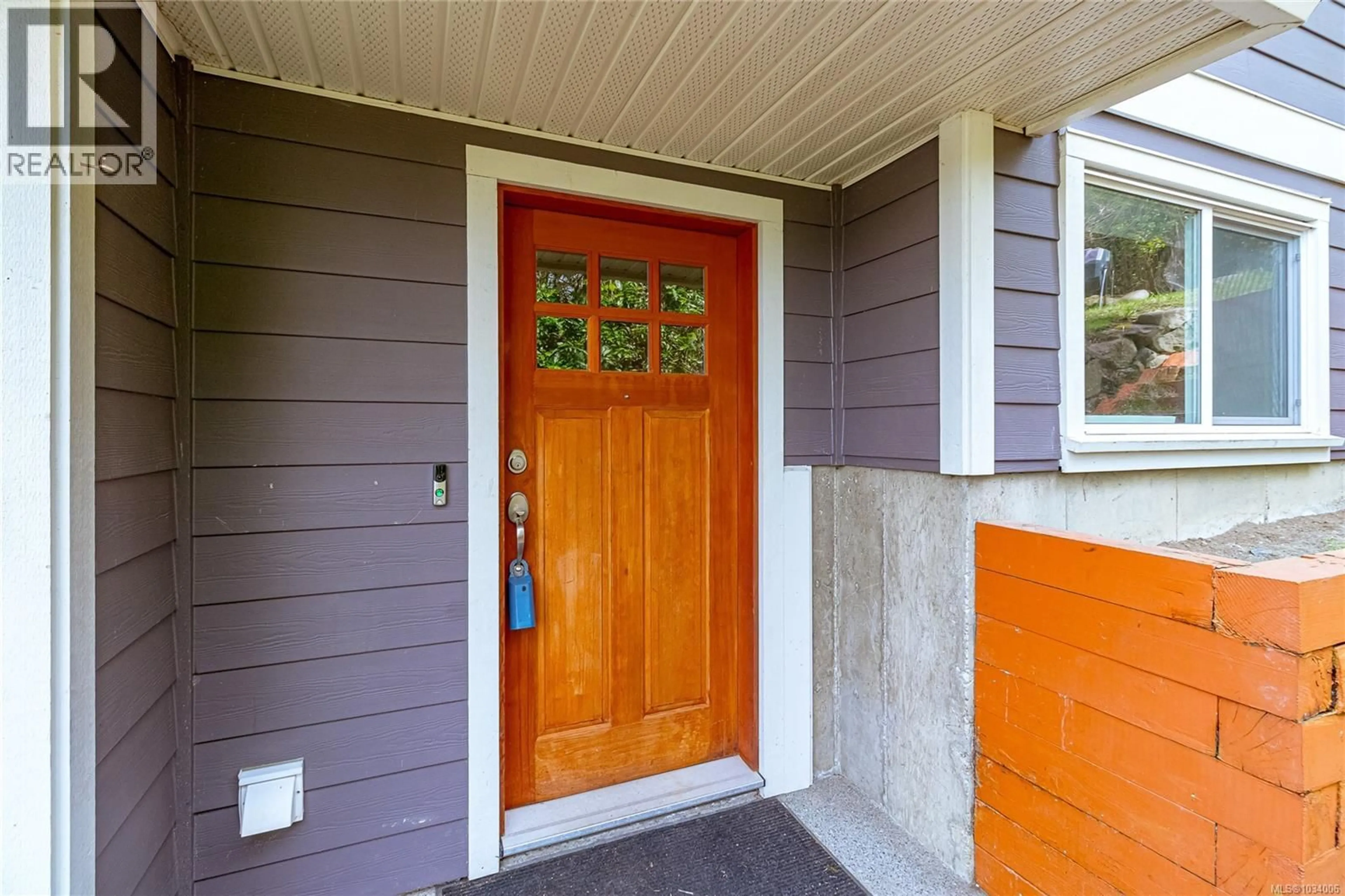 Indoor entryway for 6128 SAYWARD ROAD, Duncan British Columbia V9L5K1