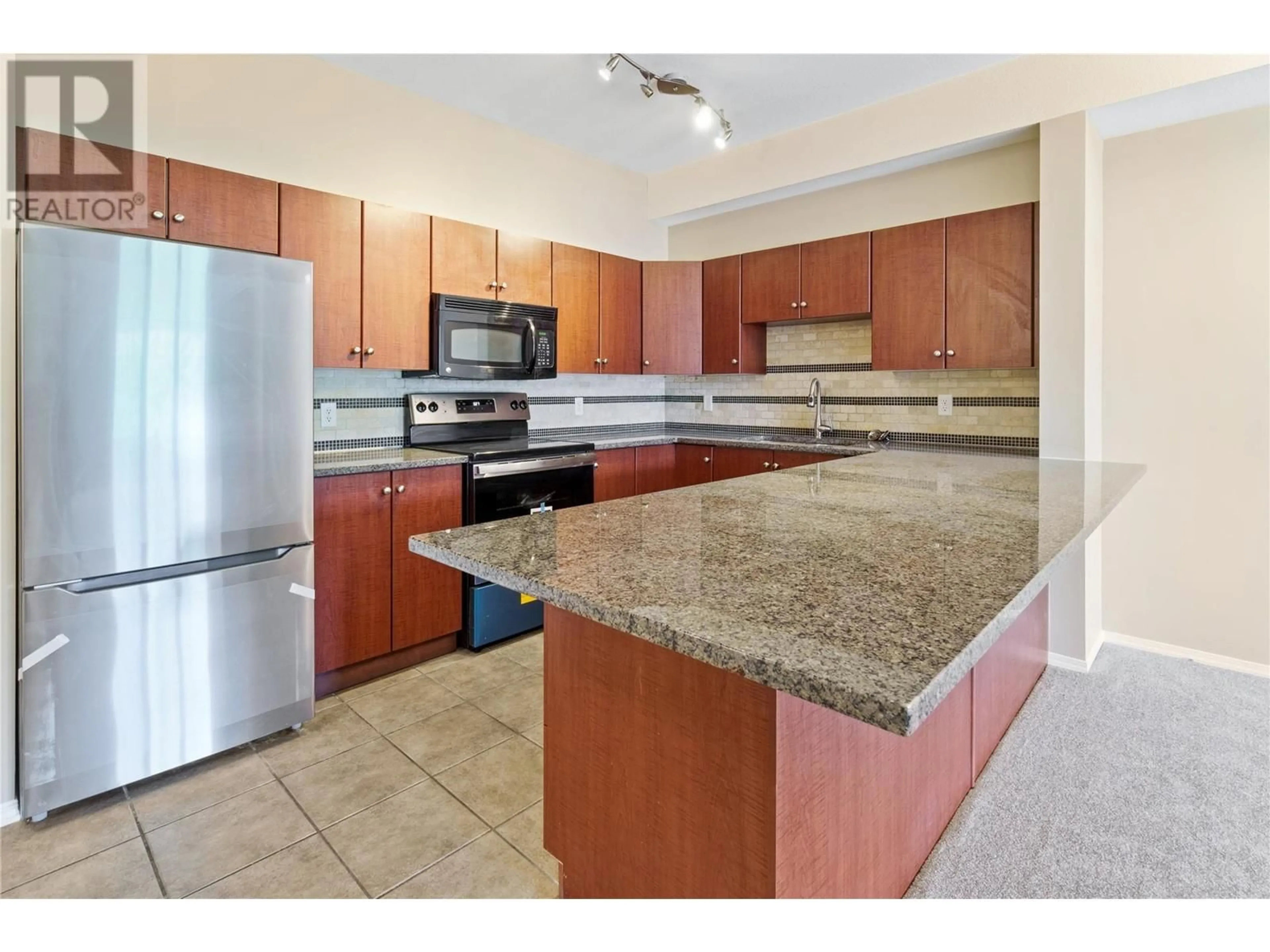 Standard kitchen, ceramic/tile floor for 1514 - 1875 COUNTRY CLUB DRIVE, Kelowna British Columbia V1V2W7