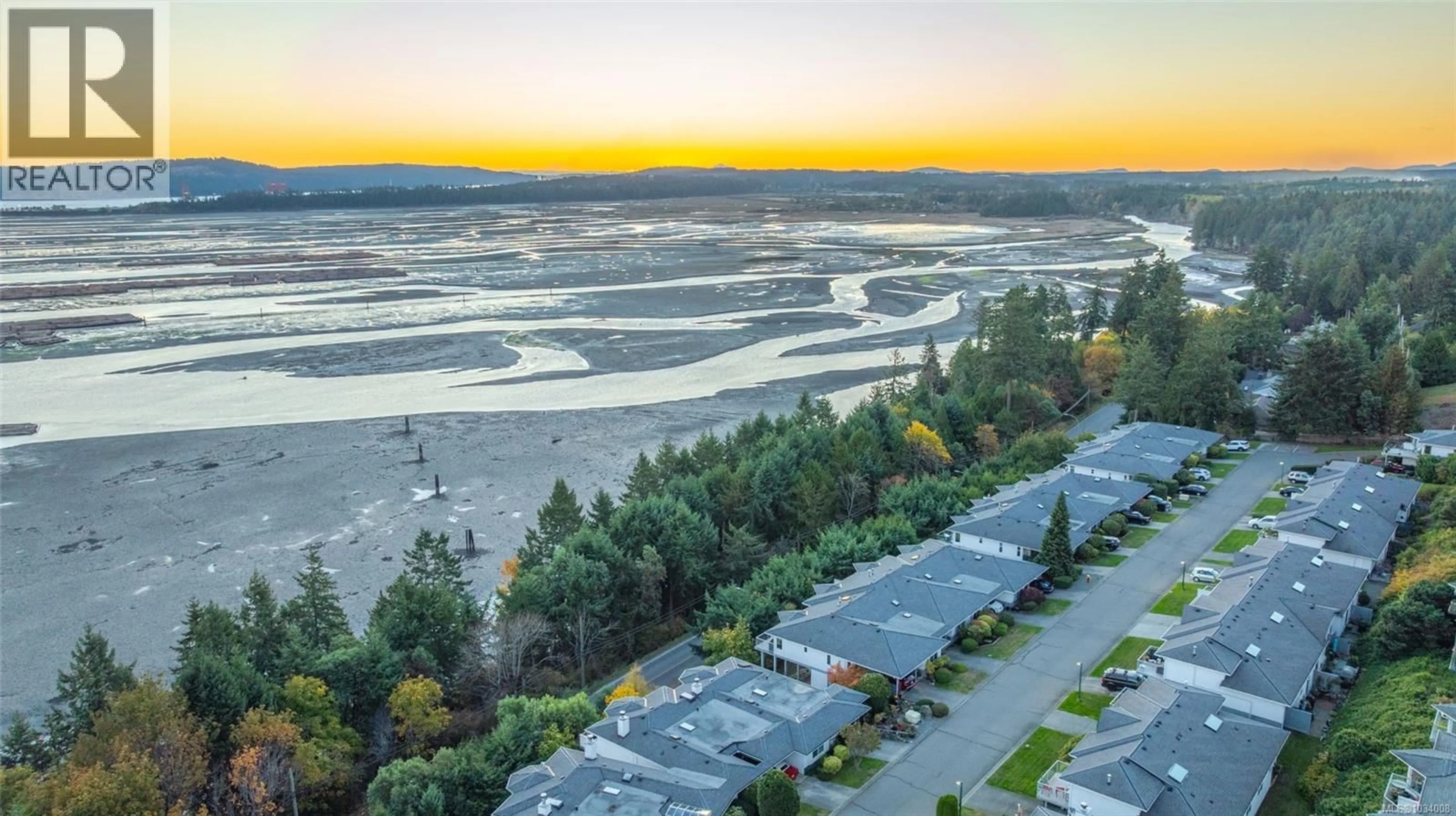 A pic from outside/outdoor area/front of a property/back of a property/a pic from drone, water/lake/river/ocean view for 978 HIGHVIEW TERRACE, Nanaimo British Columbia V9R6K5