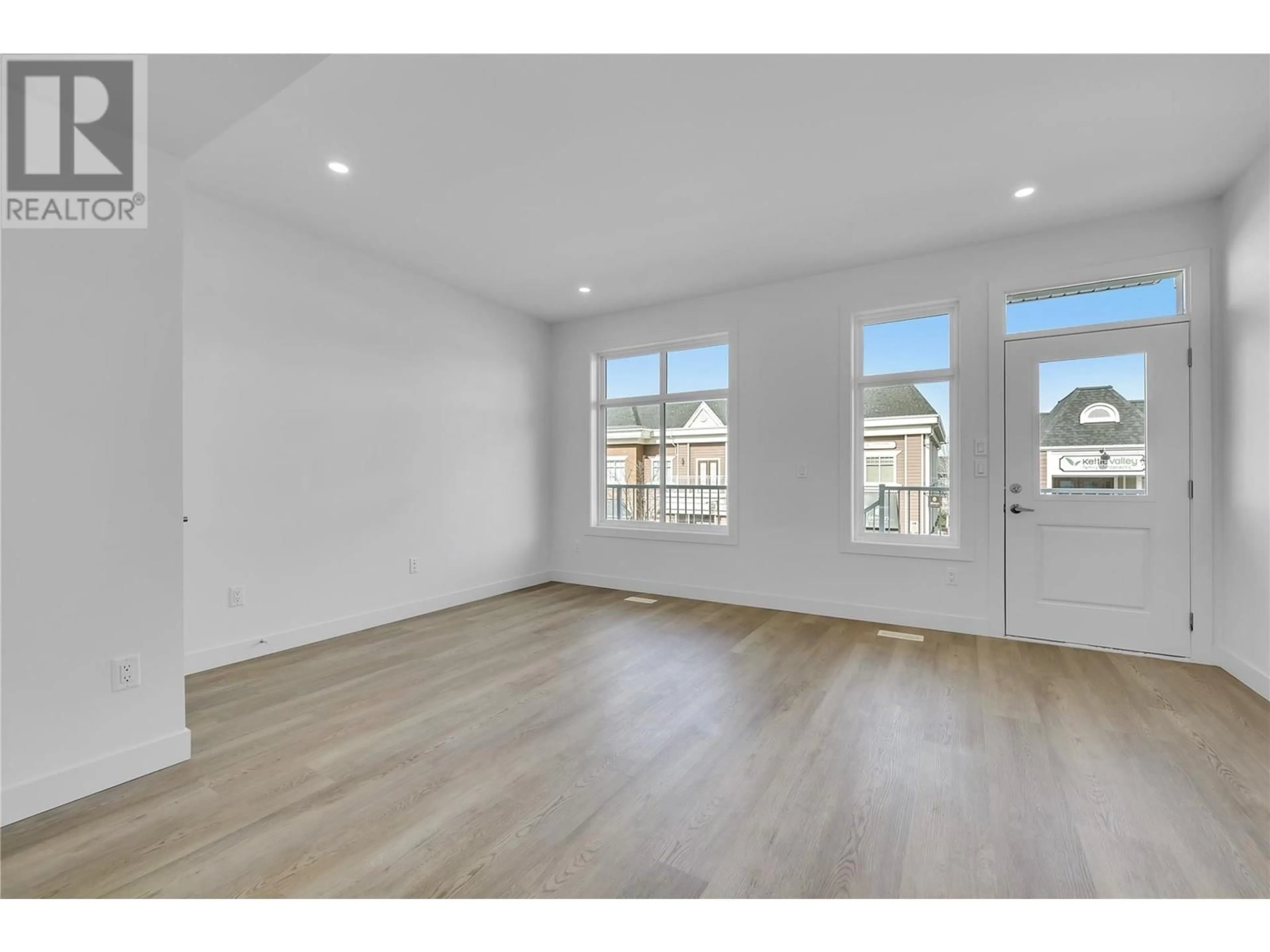 A pic of a room for 118 - 5300 MAIN STREET, Kelowna British Columbia V1W0C1