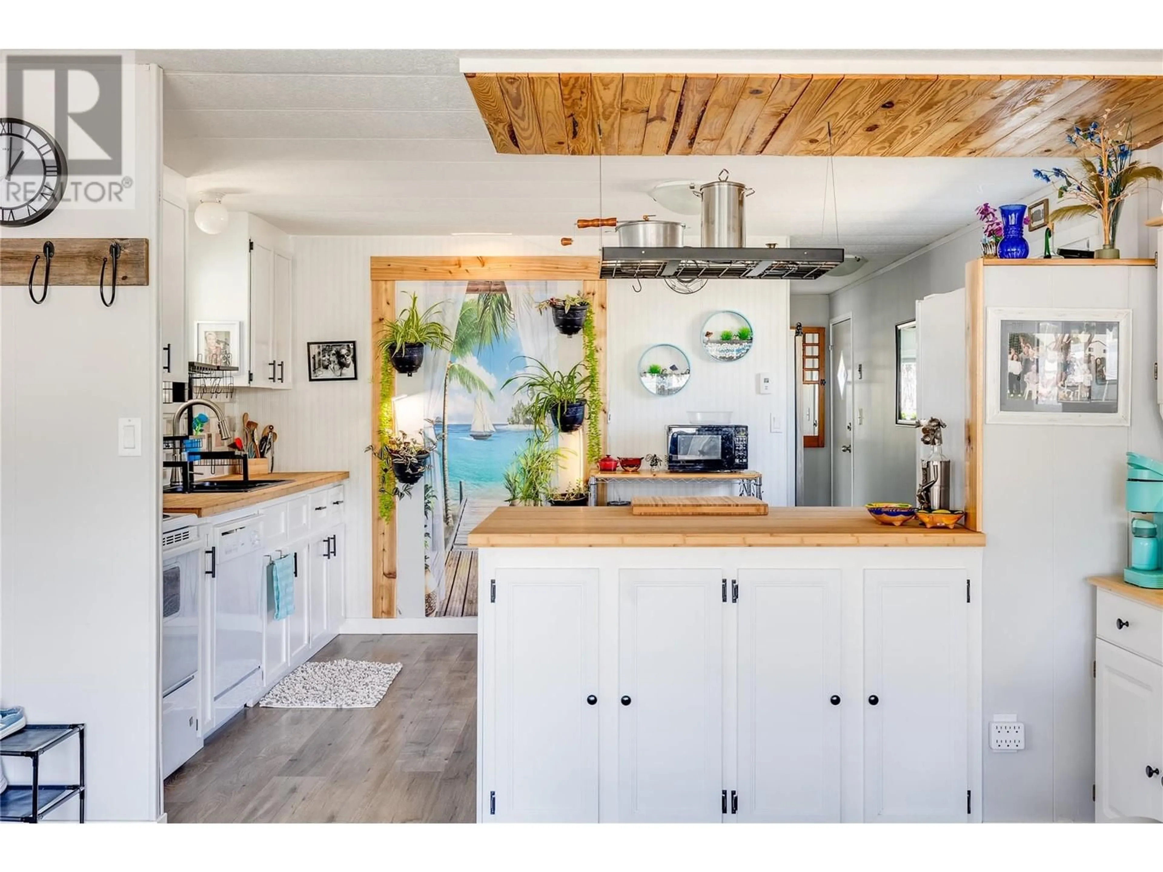 Open concept kitchen, unknown for 37 - 1929 97 HIGHWAY SOUTH, West Kelowna British Columbia V1Z2Z1