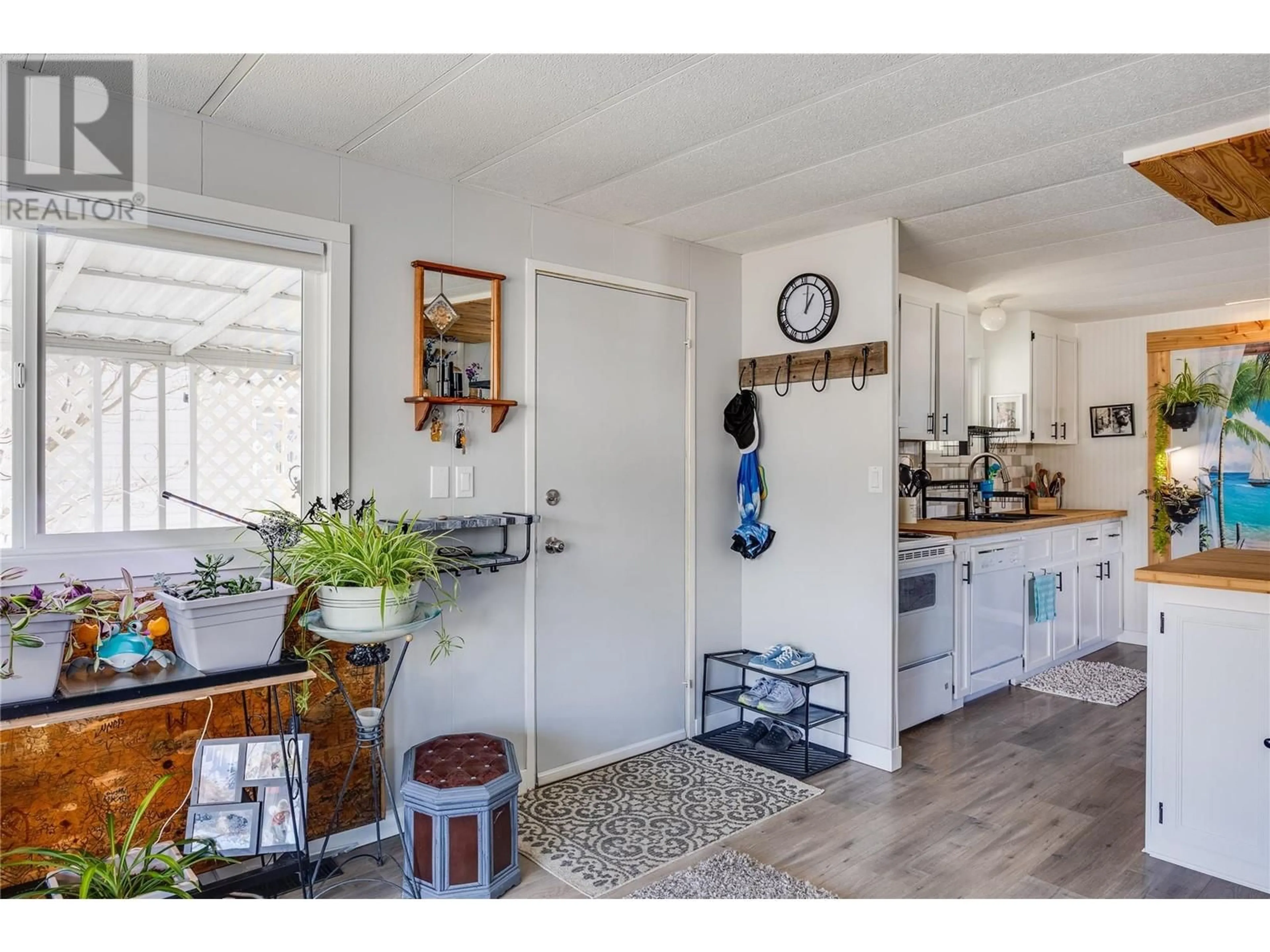 Open concept kitchen, unknown for 37 - 1929 97 HIGHWAY SOUTH, West Kelowna British Columbia V1Z2Z1