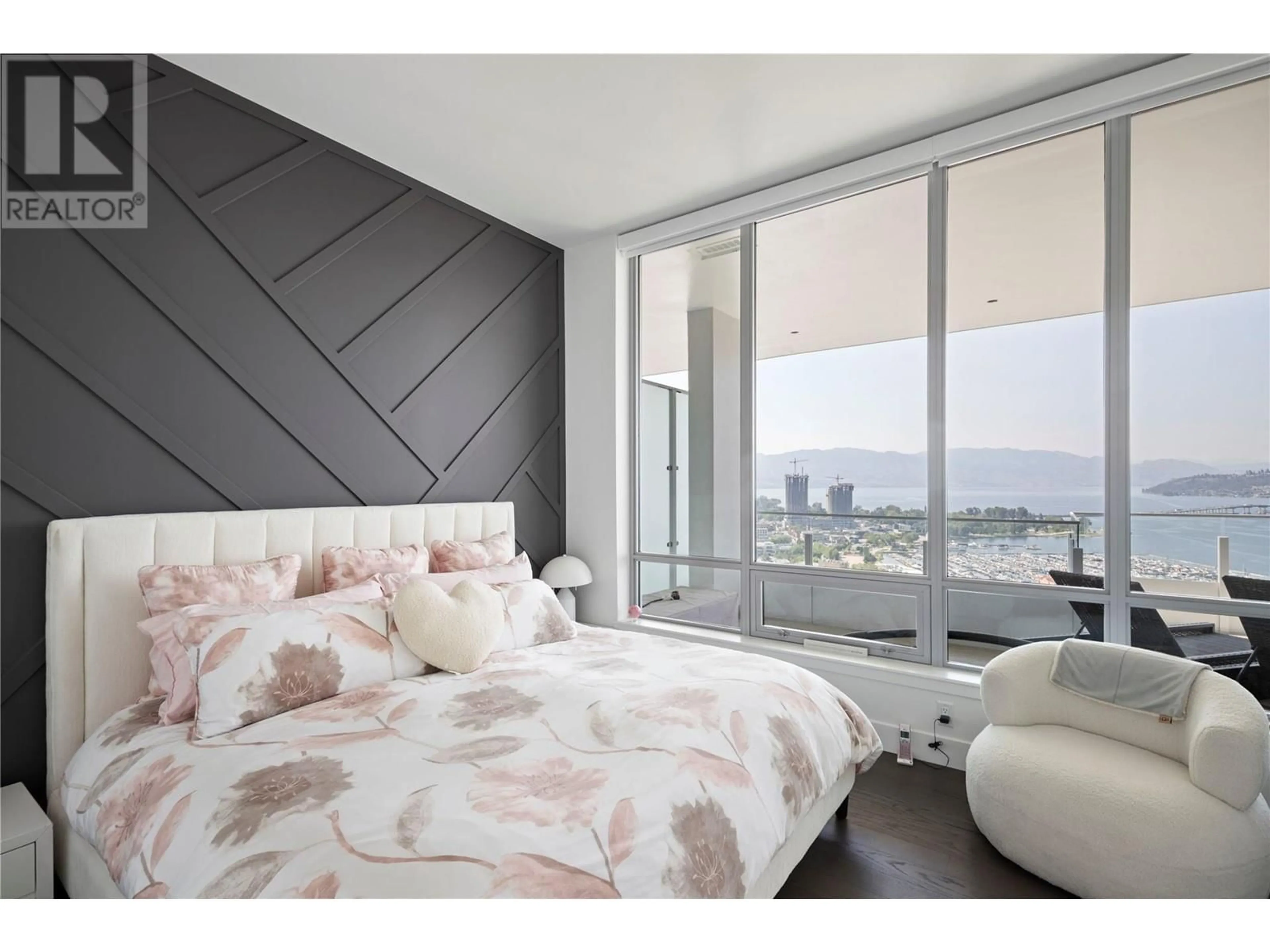 Bedroom with bed, unknown for 2802 - 1181 SUNSET DRIVE, Kelowna British Columbia V1Y0L4