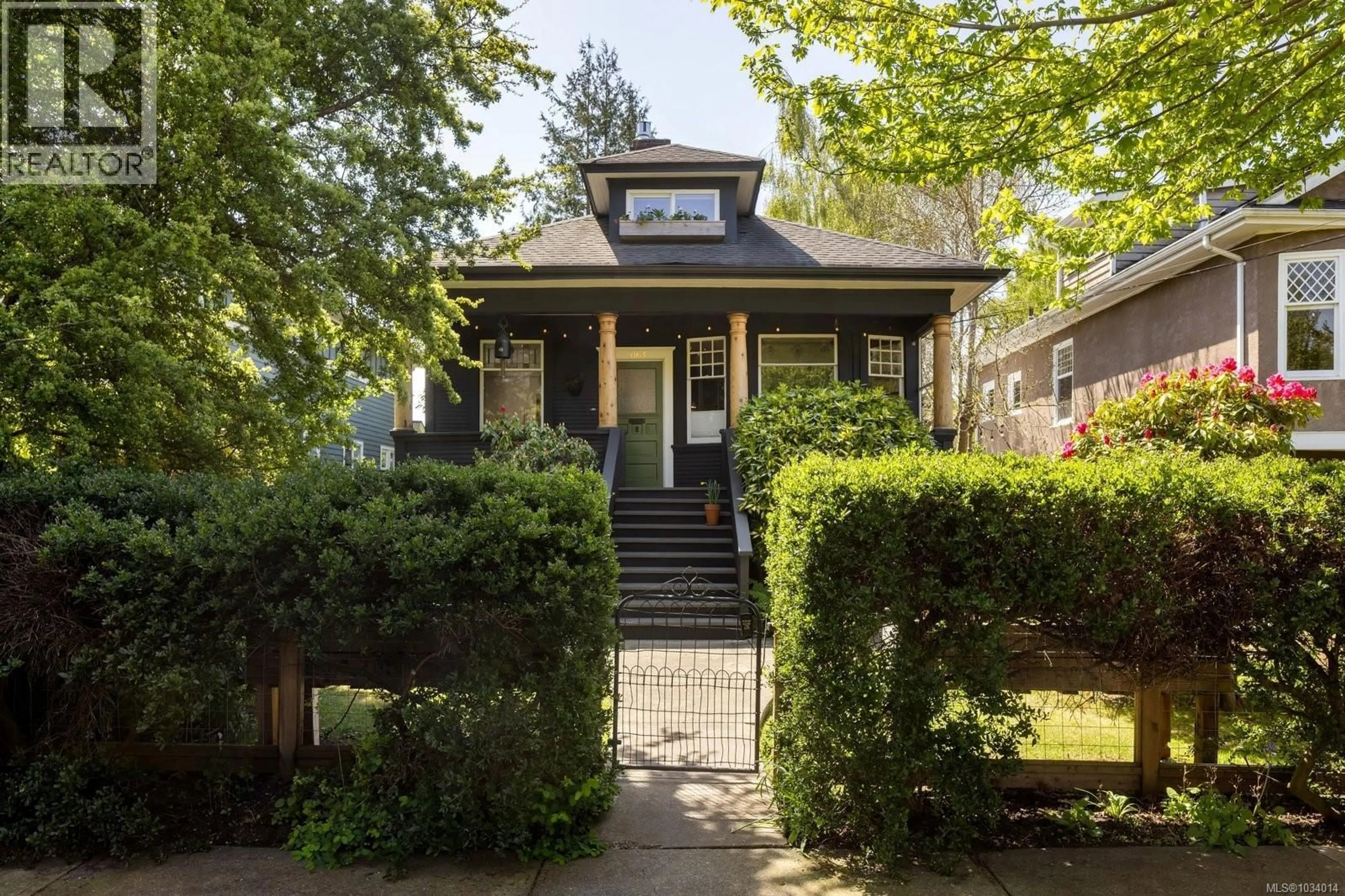 Home with brick exterior material, street for 1163 CHAPMAN STREET, Victoria British Columbia V8V2T5