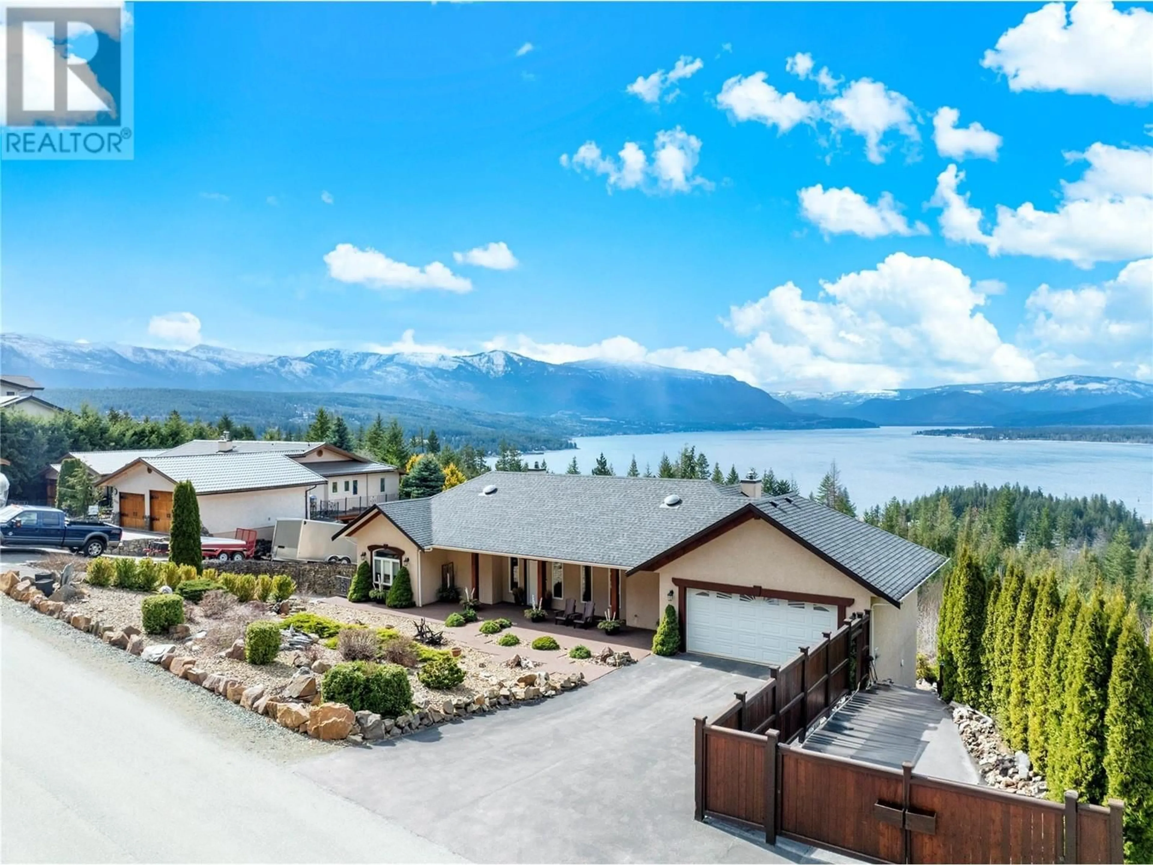 A pic from outside/outdoor area/front of a property/back of a property/a pic from drone, water/lake/river/ocean view for 3333 RONCASTLE ROAD, Blind Bay British Columbia V0E1H1
