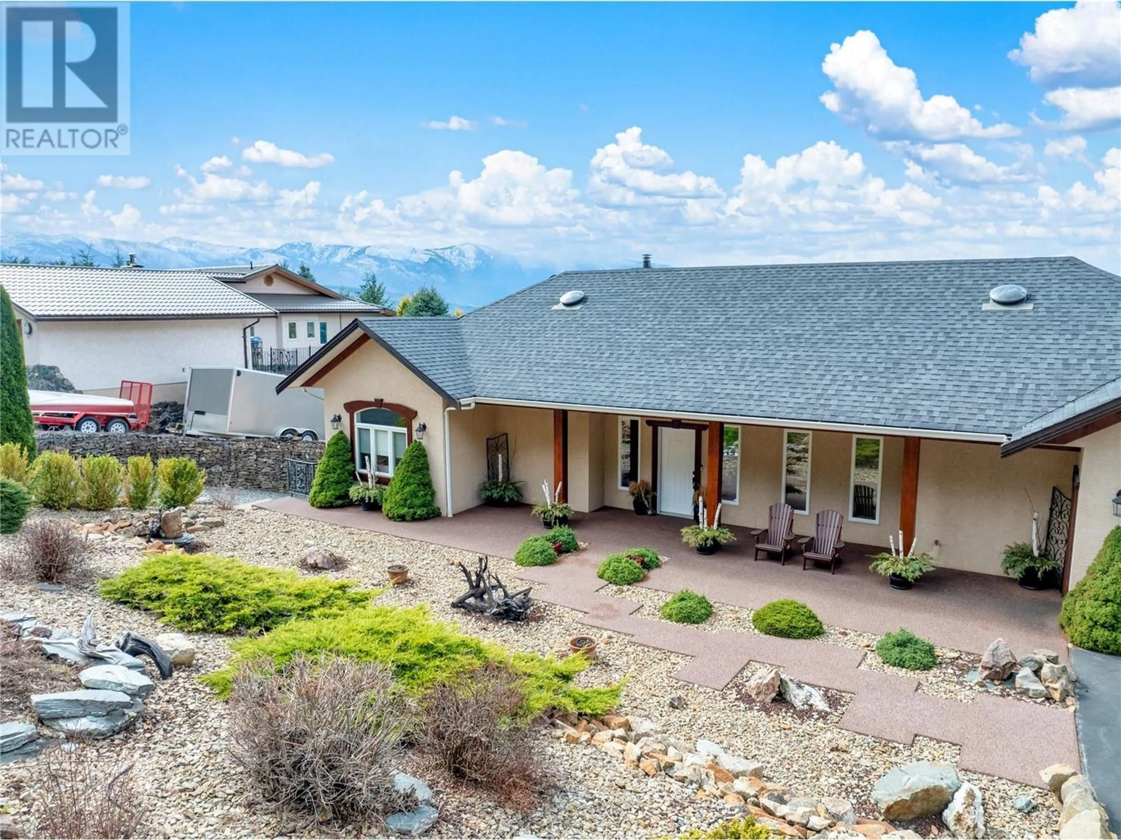 A pic from outside/outdoor area/front of a property/back of a property/a pic from drone, mountain view for 3333 RONCASTLE ROAD, Blind Bay British Columbia V0E1H1