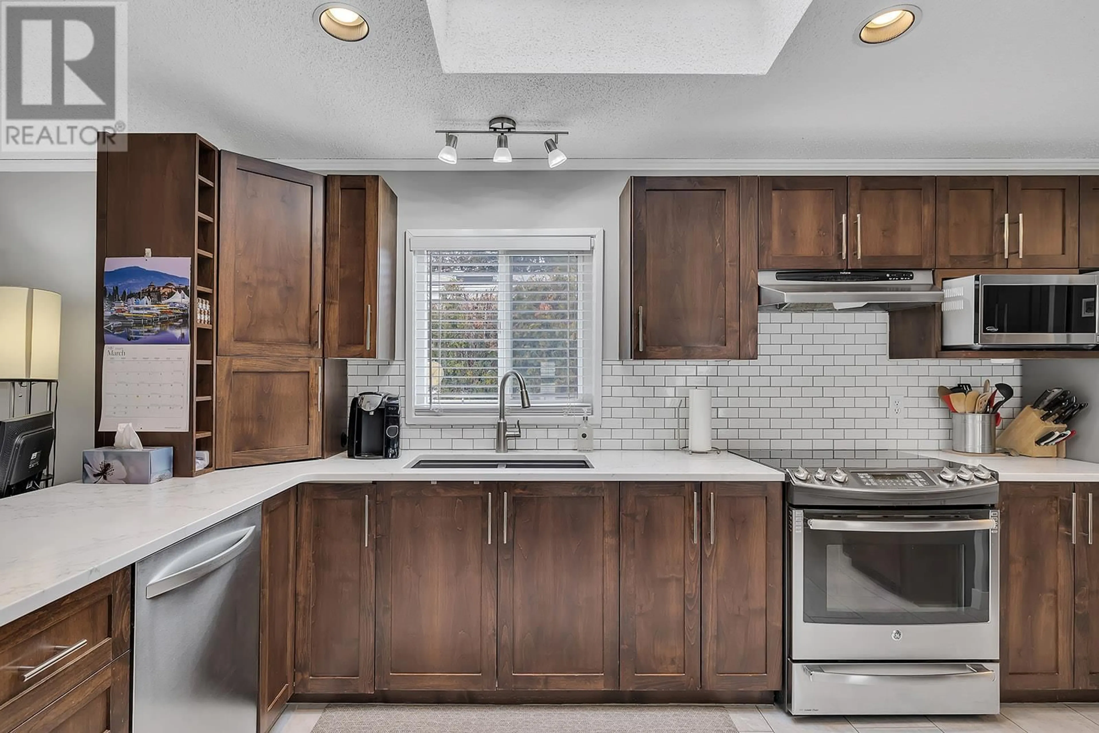 Open concept kitchen, ceramic/tile floor for 140 - 1850 SHANNON LAKE ROAD, West Kelowna British Columbia V4T1L6