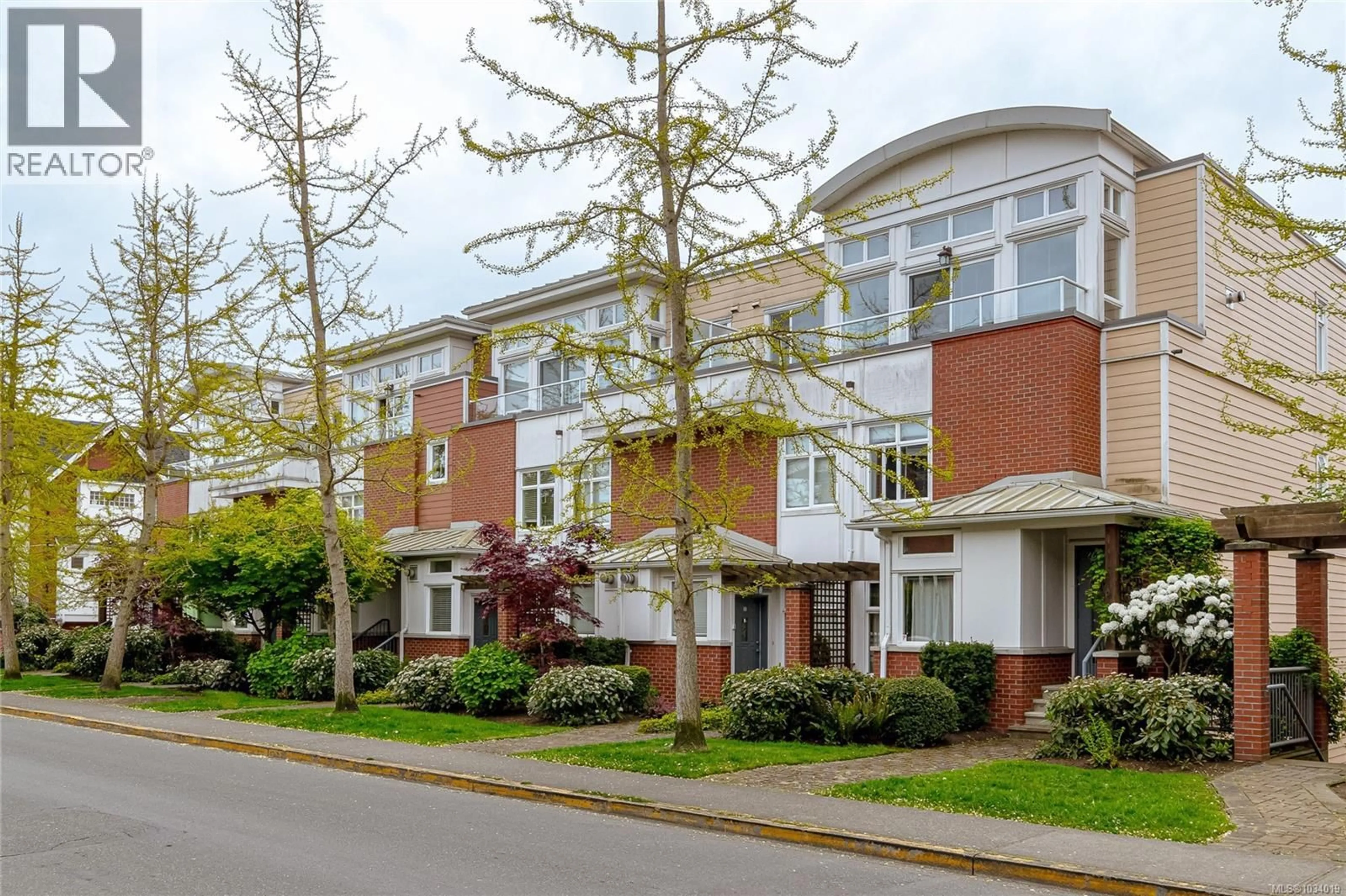 Home with brick exterior material, street for 36 - 60 DALLAS ROAD, Victoria British Columbia V8V1A2