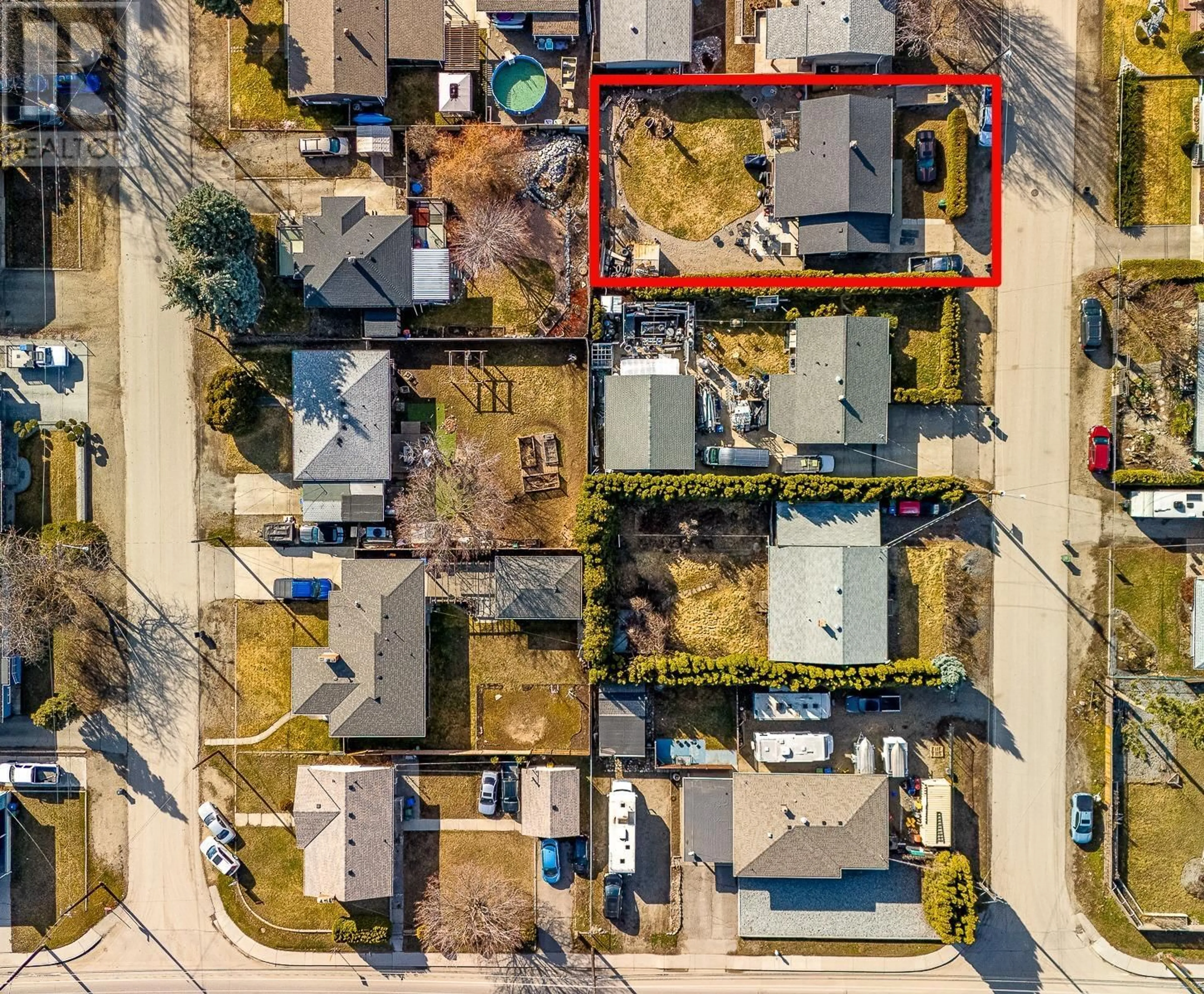 A pic from outside/outdoor area/front of a property/back of a property/a pic from drone, street for 505 MCDONALD ROAD, Kelowna British Columbia V1X3H3