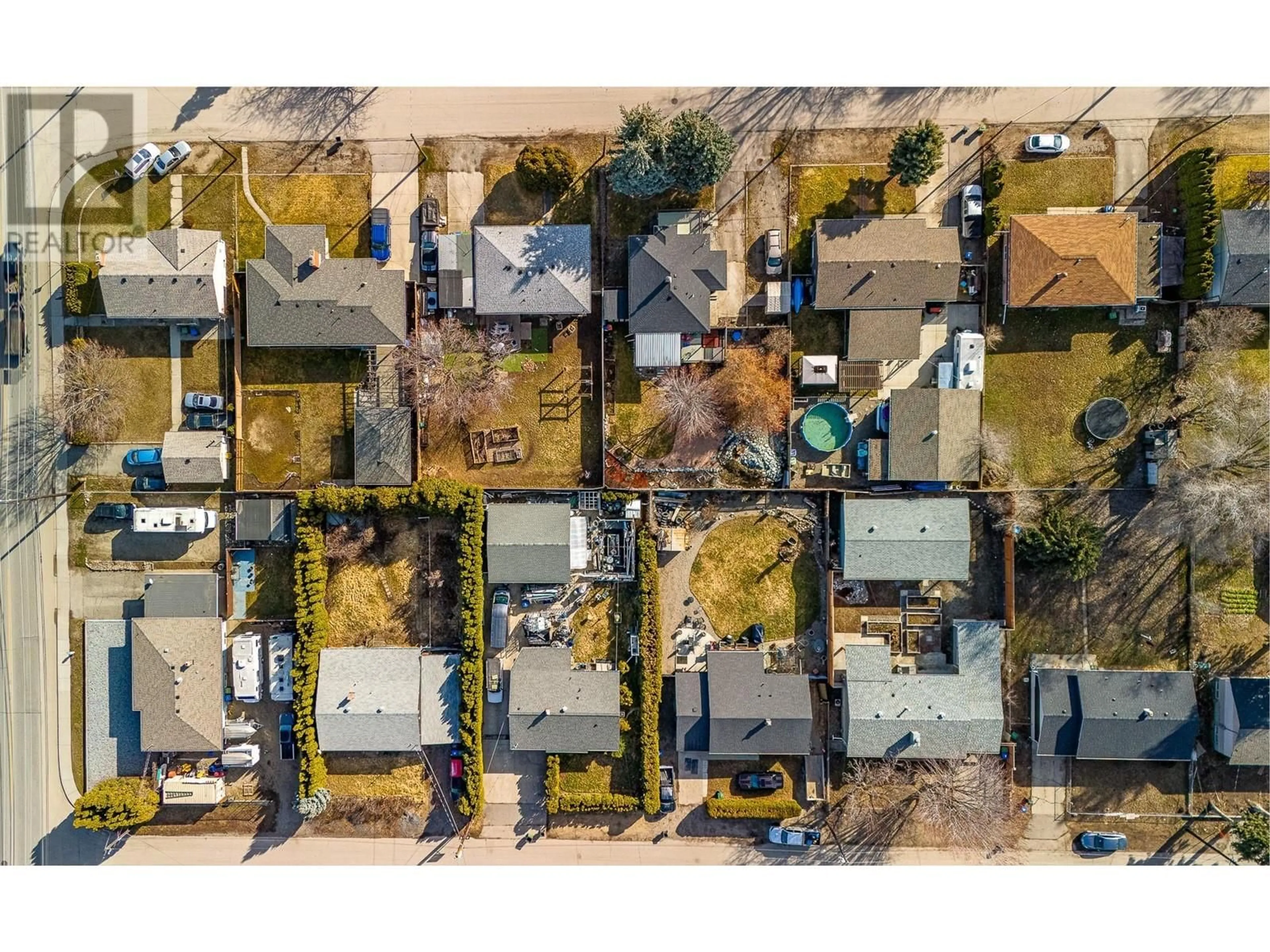 A pic from outside/outdoor area/front of a property/back of a property/a pic from drone, street for 505 MCDONALD ROAD, Kelowna British Columbia V1X3H3