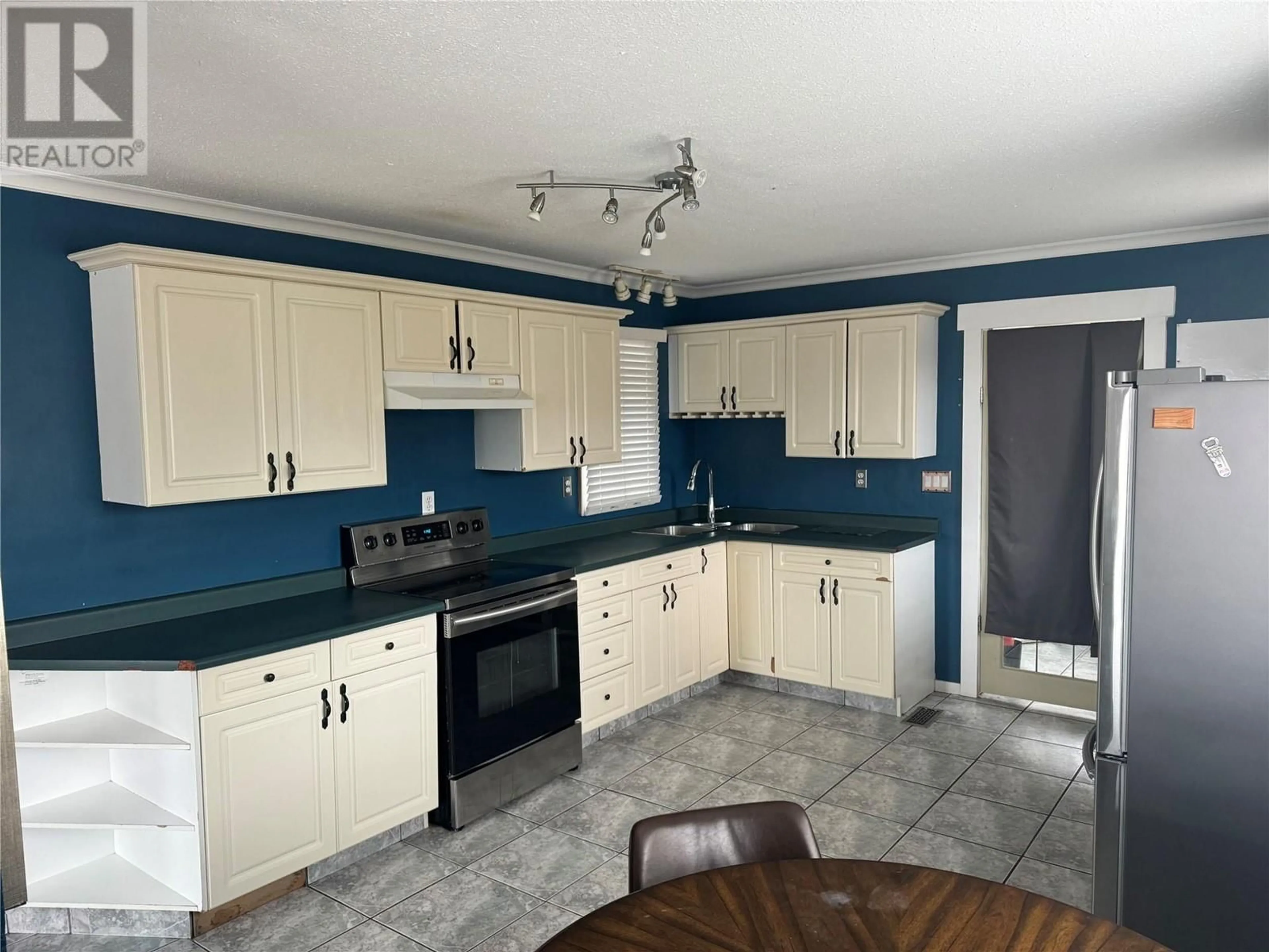 Standard kitchen, unknown for 1350 BENTIEN ROAD, Kelowna British Columbia V1X7K3