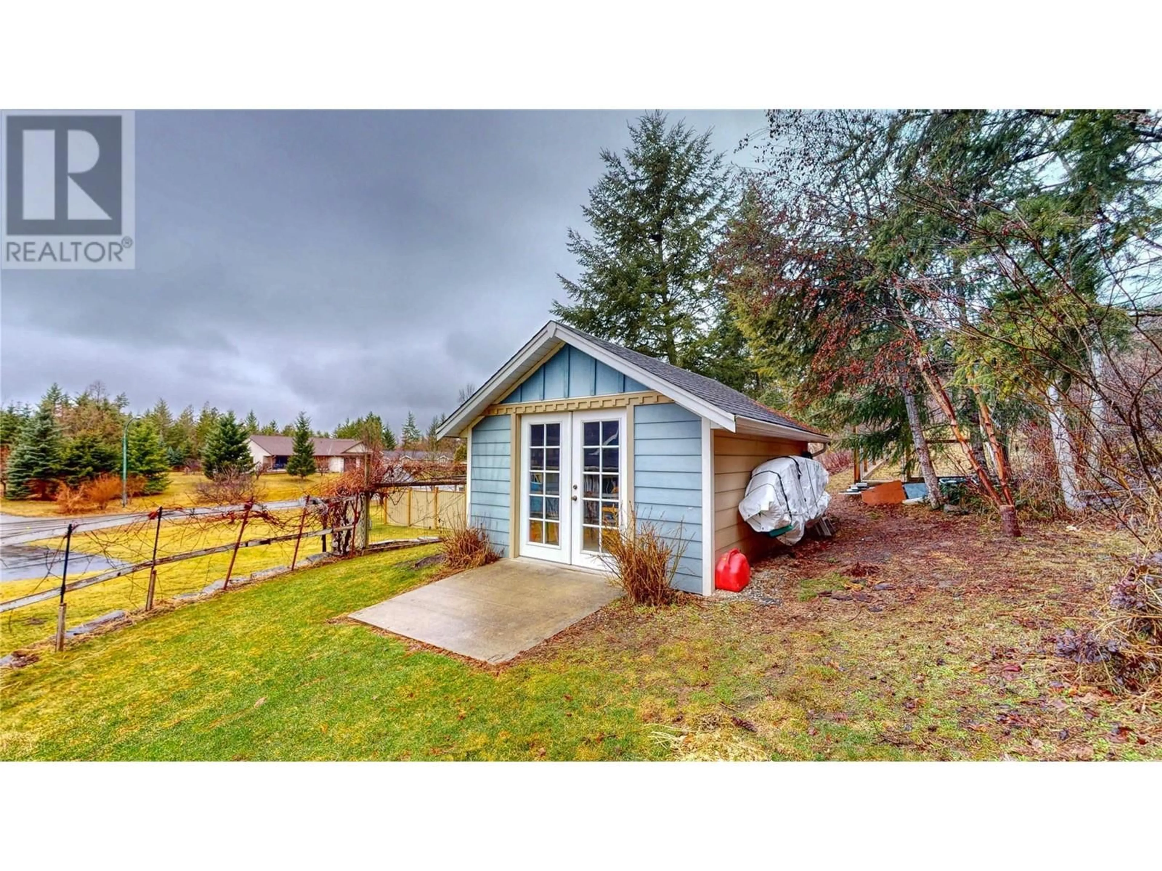 A pic from outside/outdoor area/front of a property/back of a property/a pic from drone, street for 1324 8TH AVENUE NORTH, Creston British Columbia V0B1G6