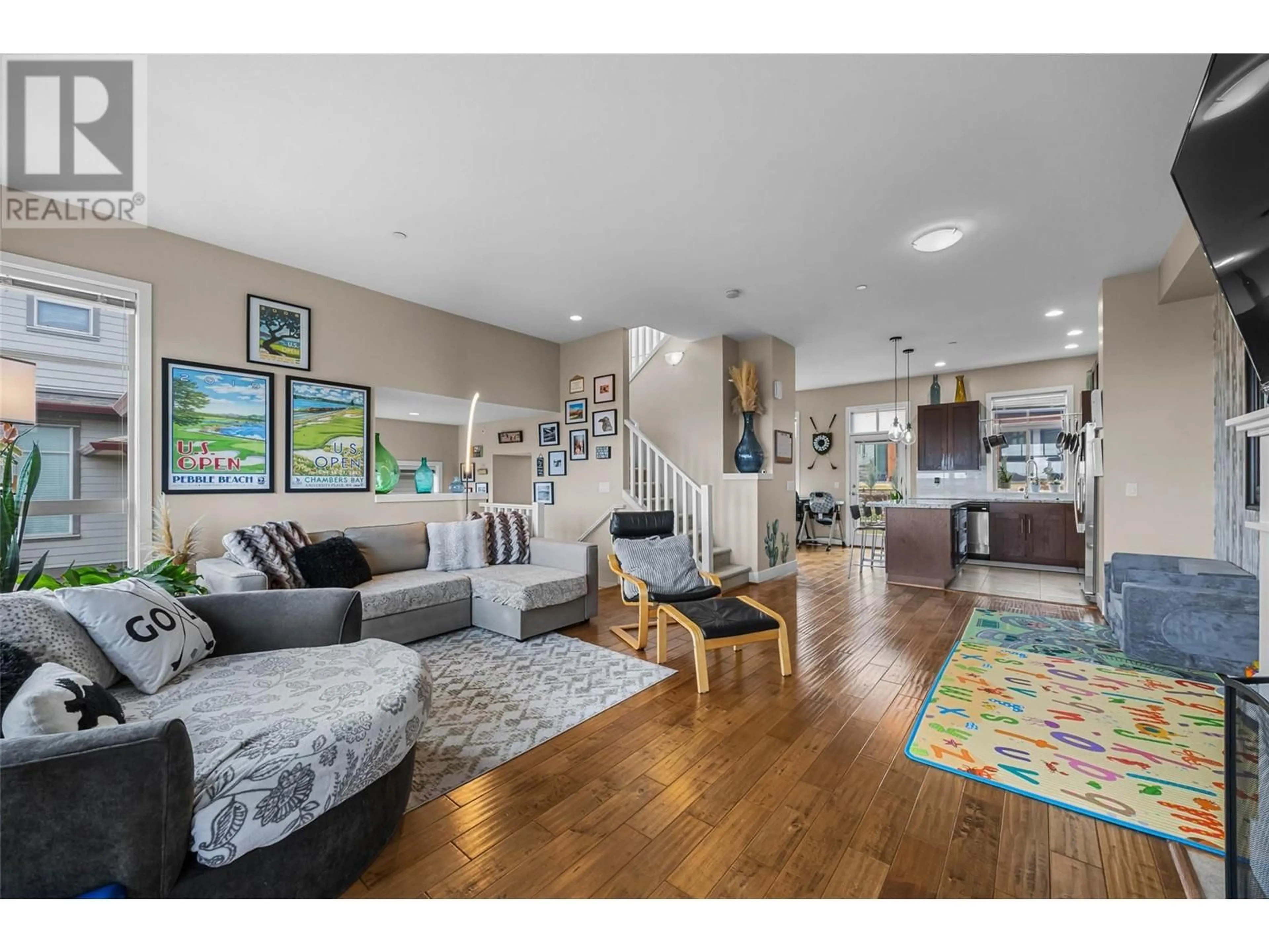 Living room with furniture, unknown for 11 - 175 HOLLOWAY DRIVE, Kamloops British Columbia V1S0B2