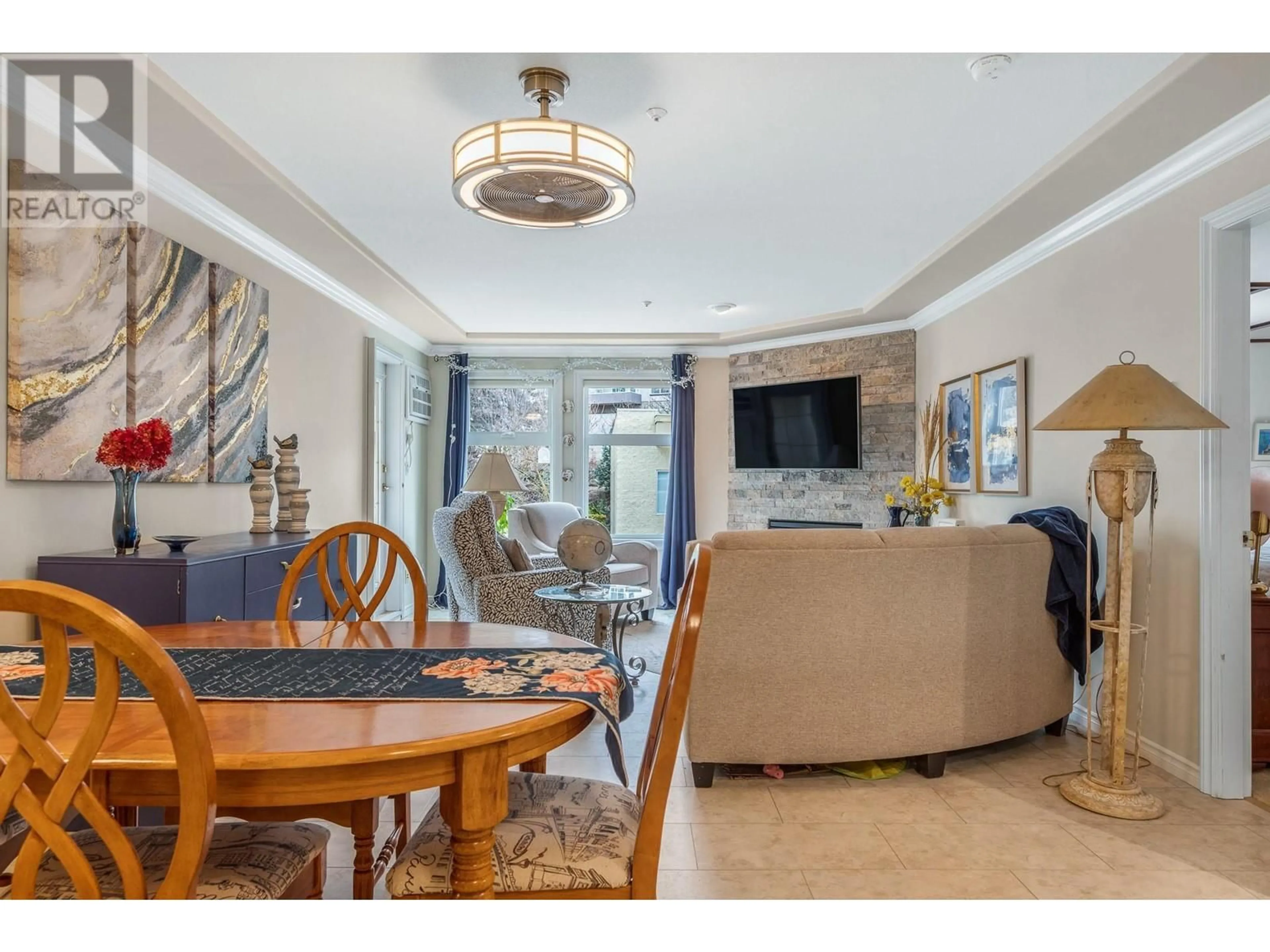 Living room with furniture, unknown for 212 - 3300 CENTENNIAL DRIVE, Vernon British Columbia V1T9M5